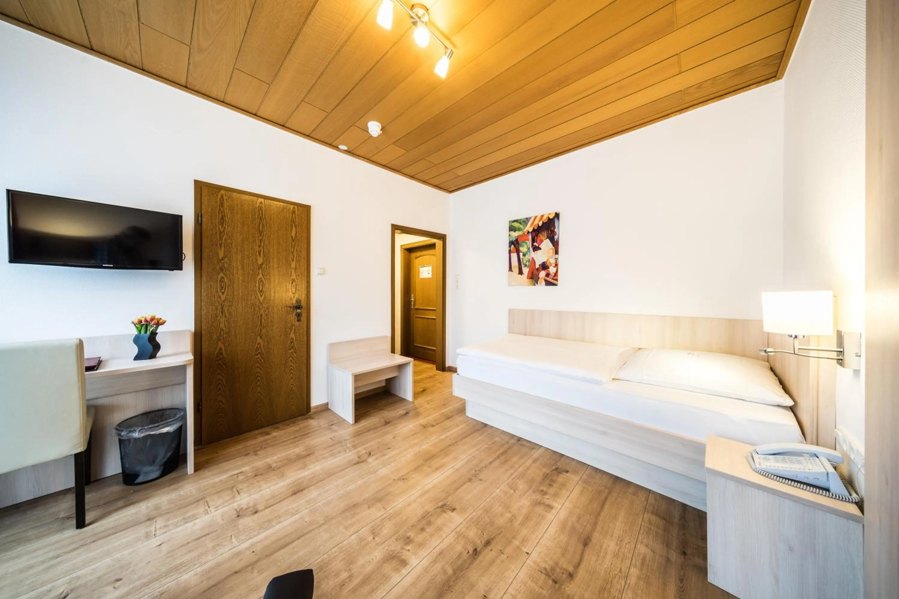 Photo of the whole room, Bed in Parkhotel Pyrmont