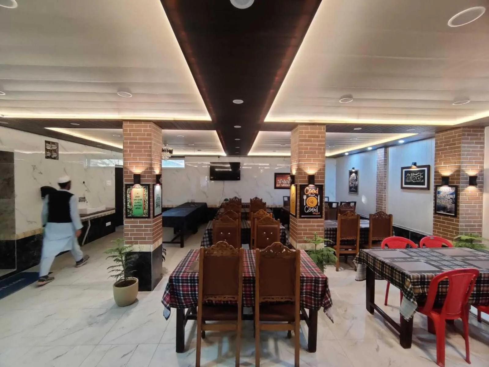 Dining area in Hotel O by OYO Graceland