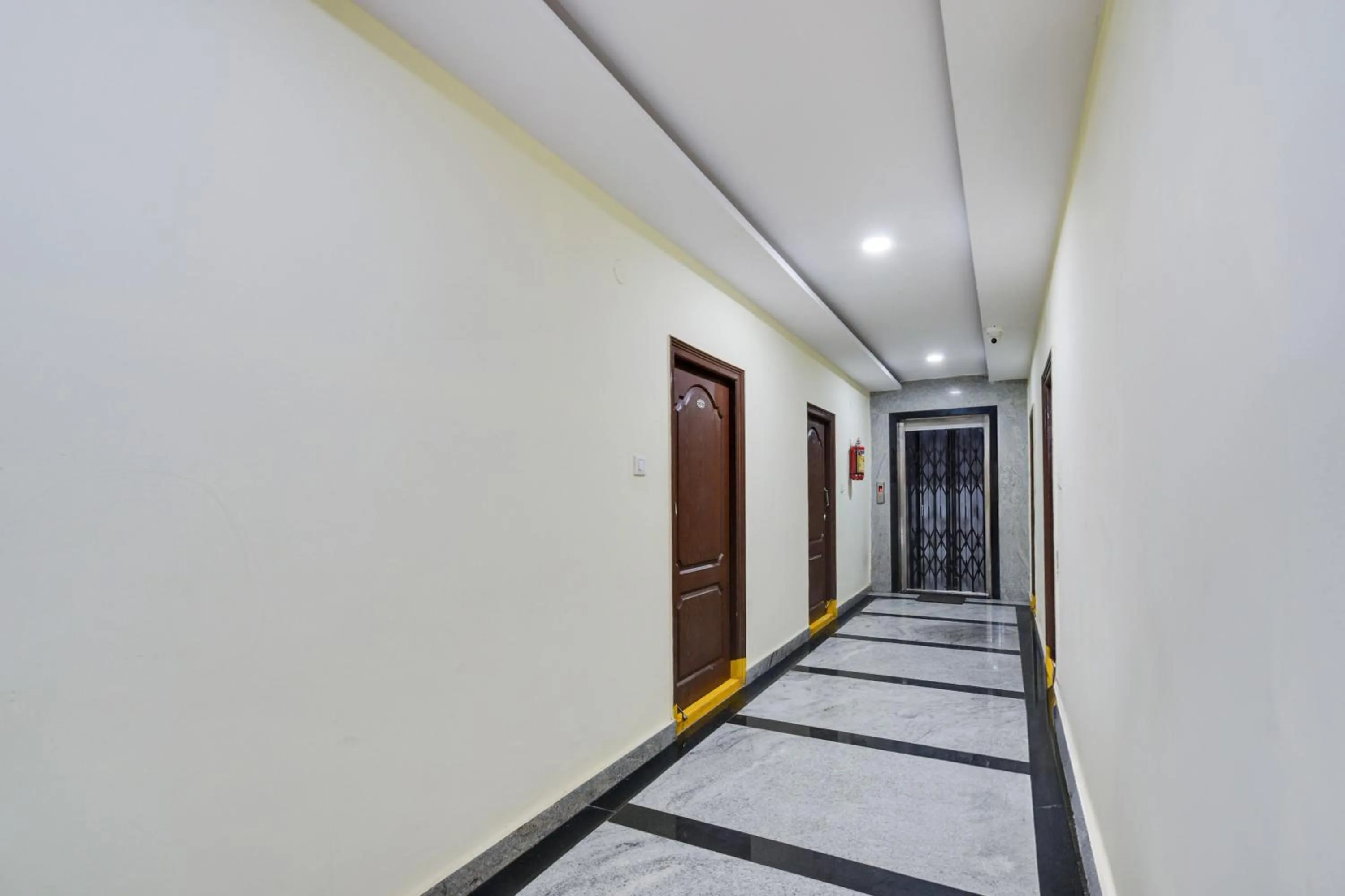 Lobby or reception in Super Townhouse Hitech City Madhapur
