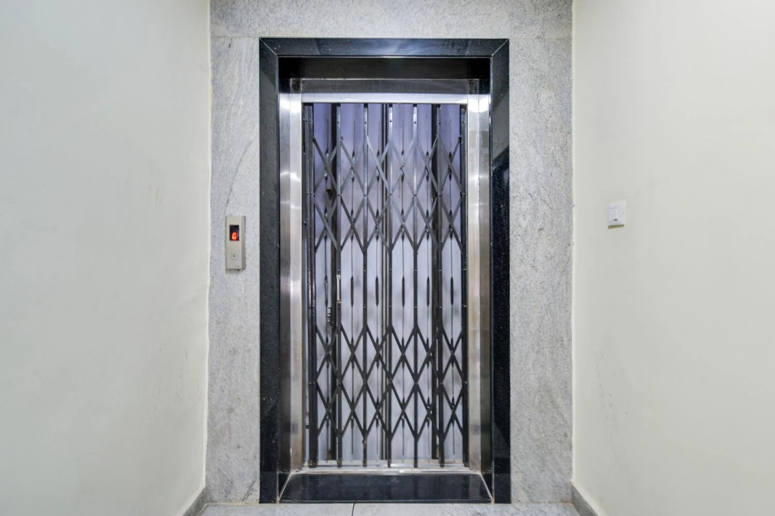 Lobby or reception in Super Townhouse Hitech City Madhapur