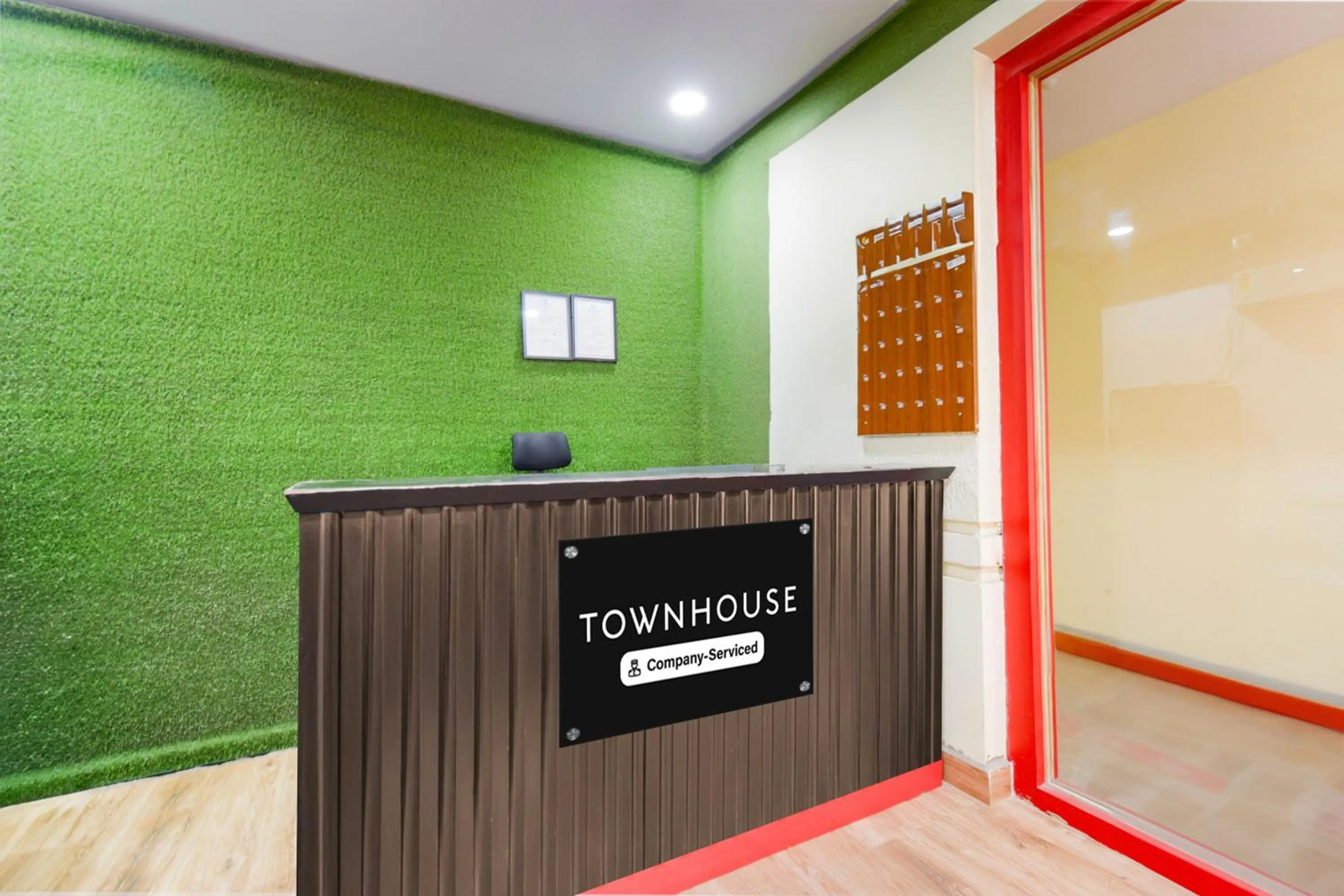 Lobby or reception in Super Townhouse Hitech City Madhapur