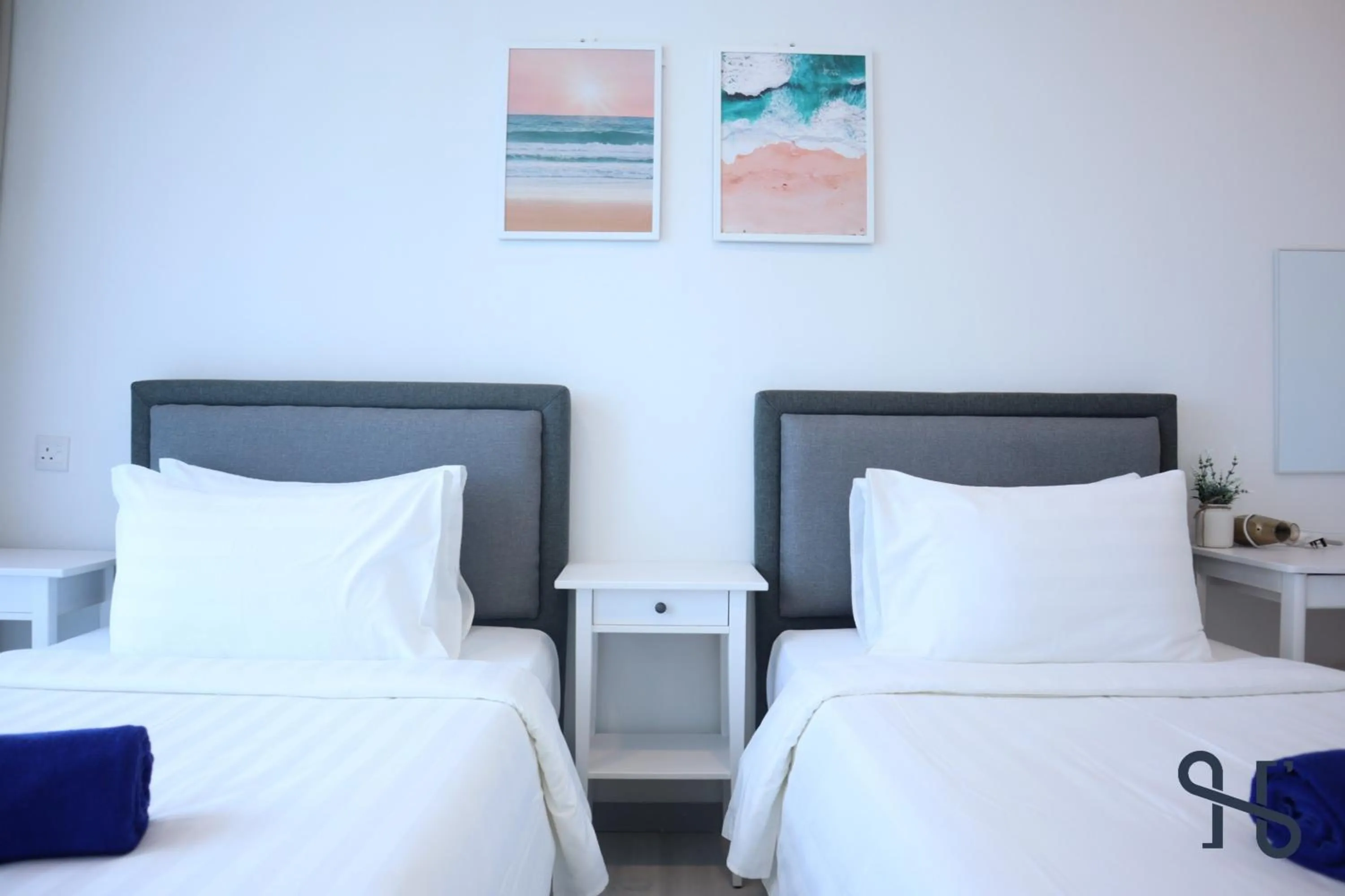 Bed in Homesuite' Home at Jesselton Quay