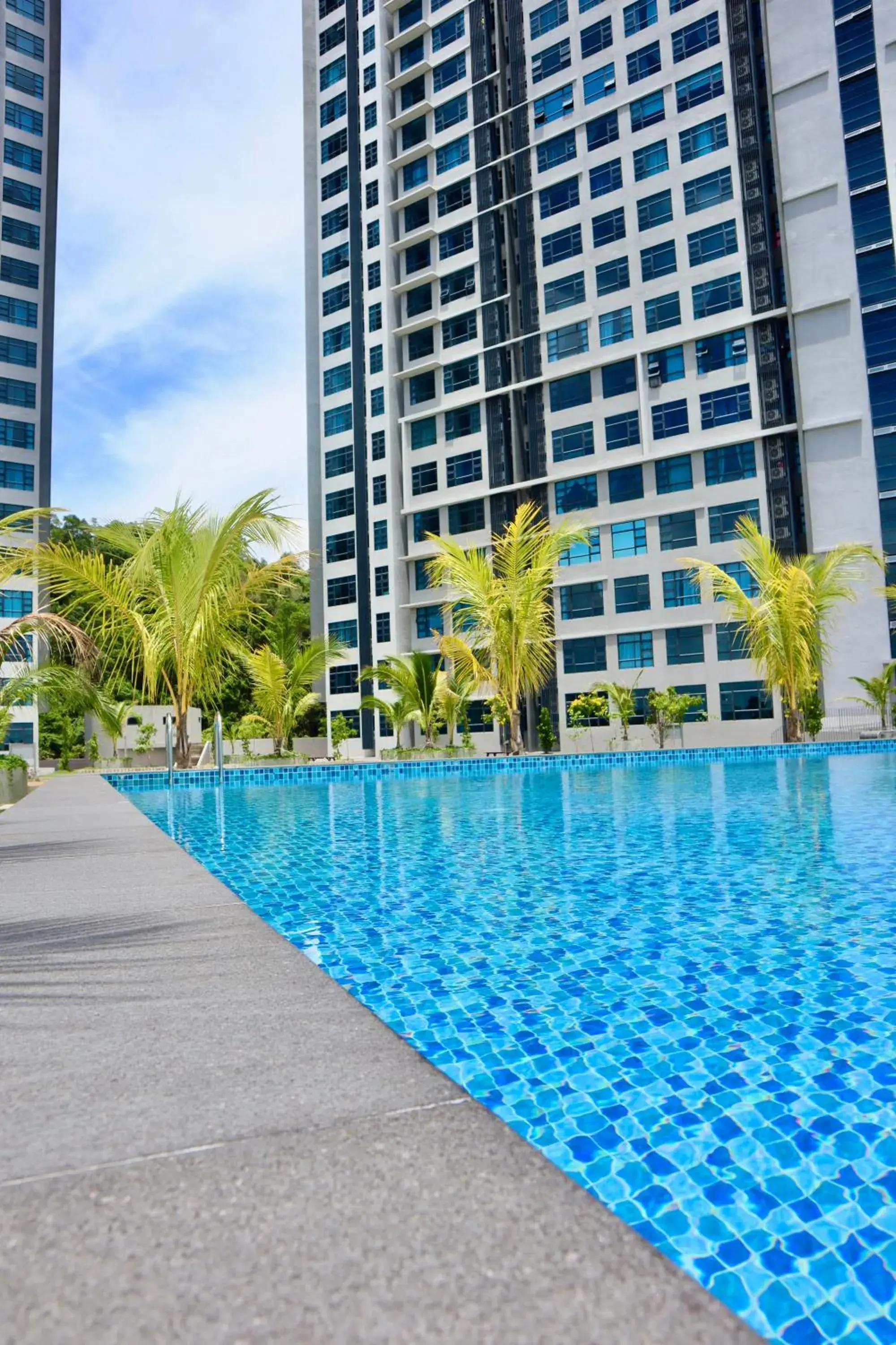 Three-Bedroom Apartment in Homesuite' Home at Jesselton Quay Three-Bedroom Apartment in Homesuite' Home at Jesselton Quay