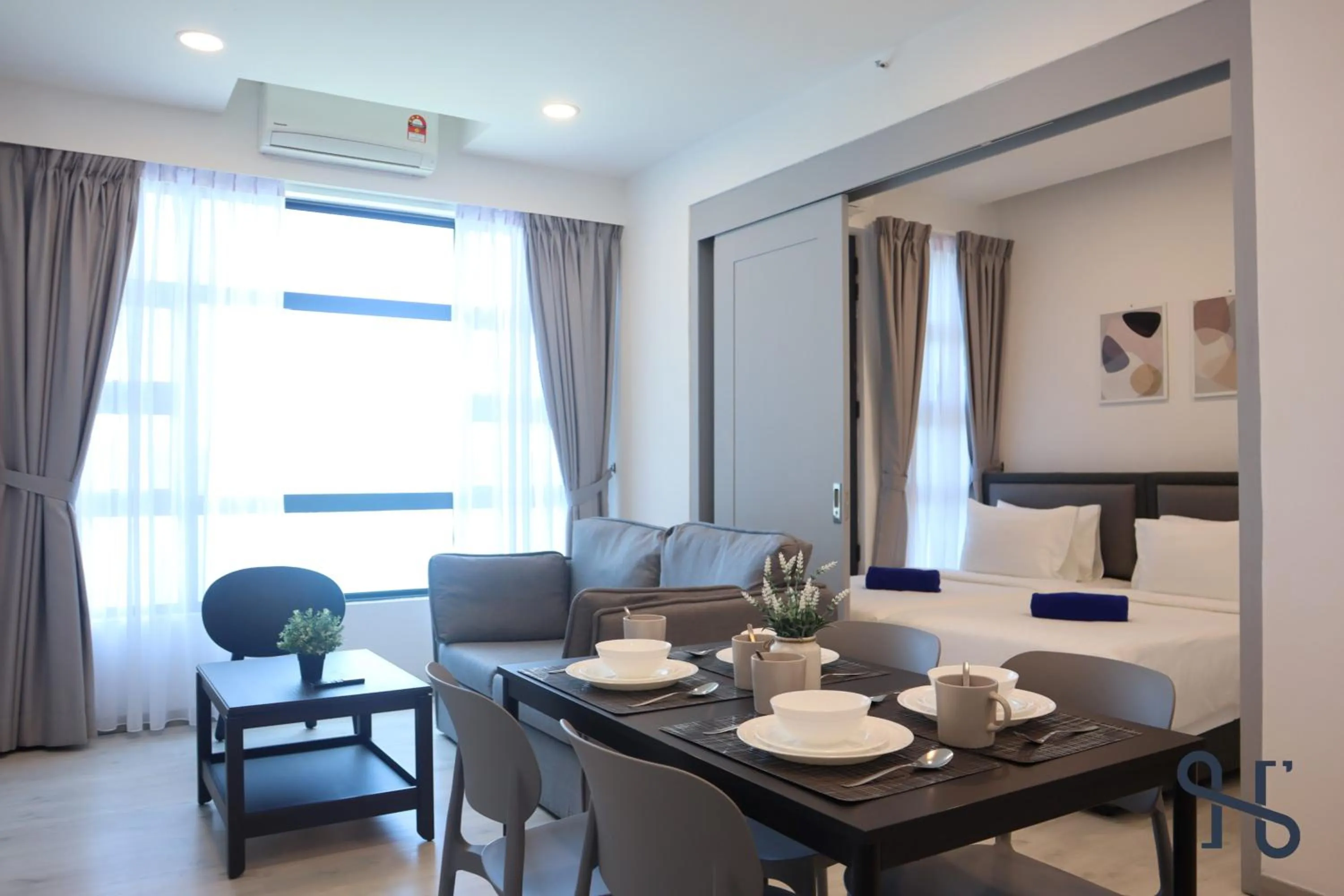 Coffee/tea facilities in Homesuite' Home at Jesselton Quay