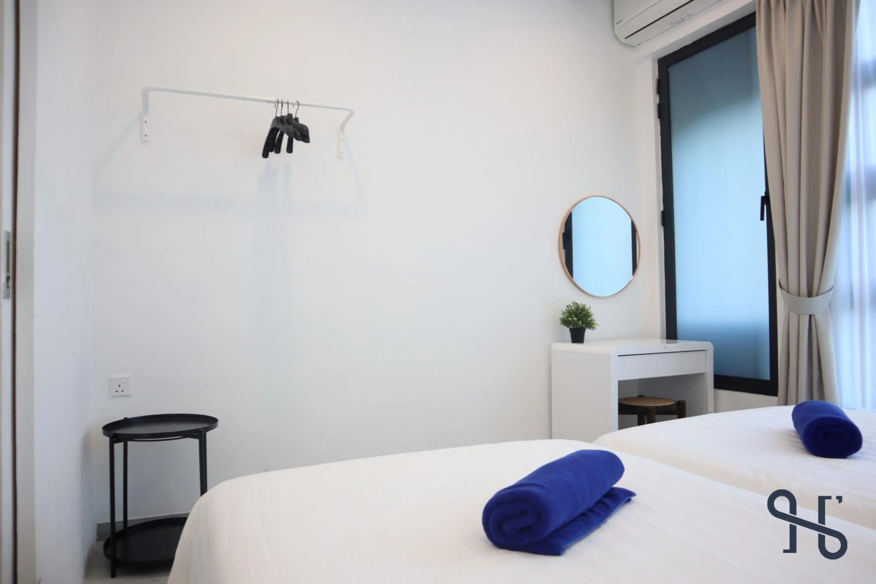 Bedroom, Bed in Homesuite' Home at Jesselton Quay