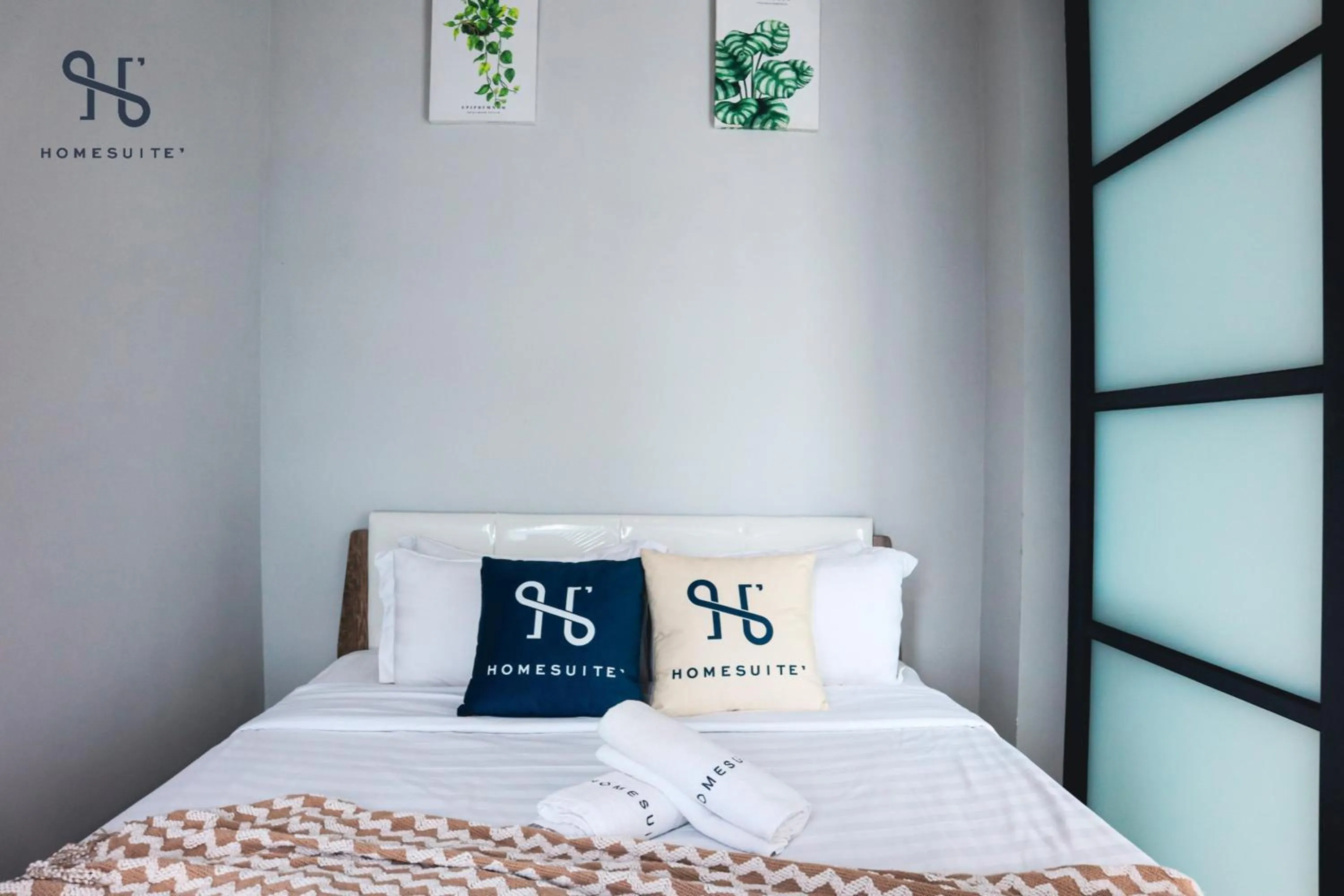 Bedroom, Bed in Homesuite' Home at Jesselton Quay