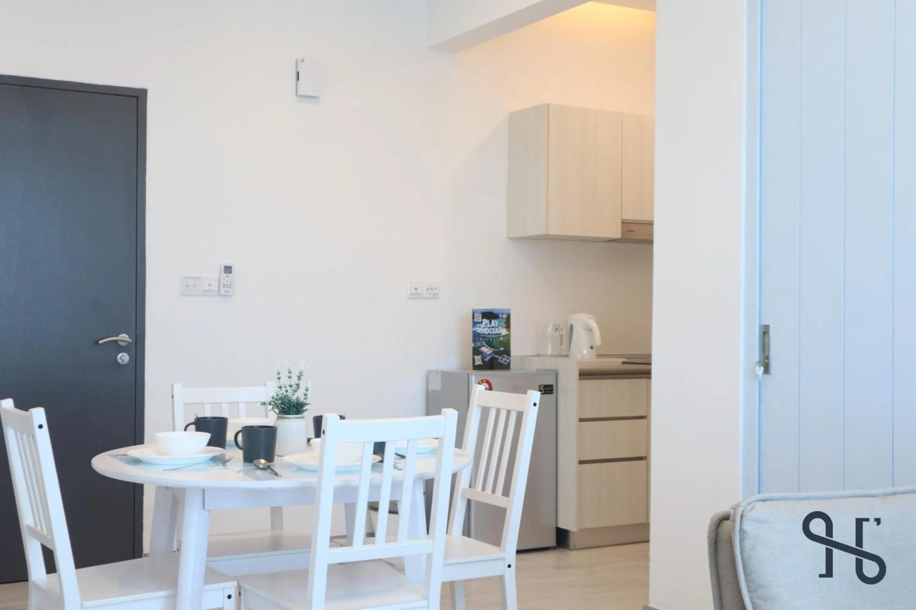 Coffee/tea facilities in Homesuite' Home at Jesselton Quay
