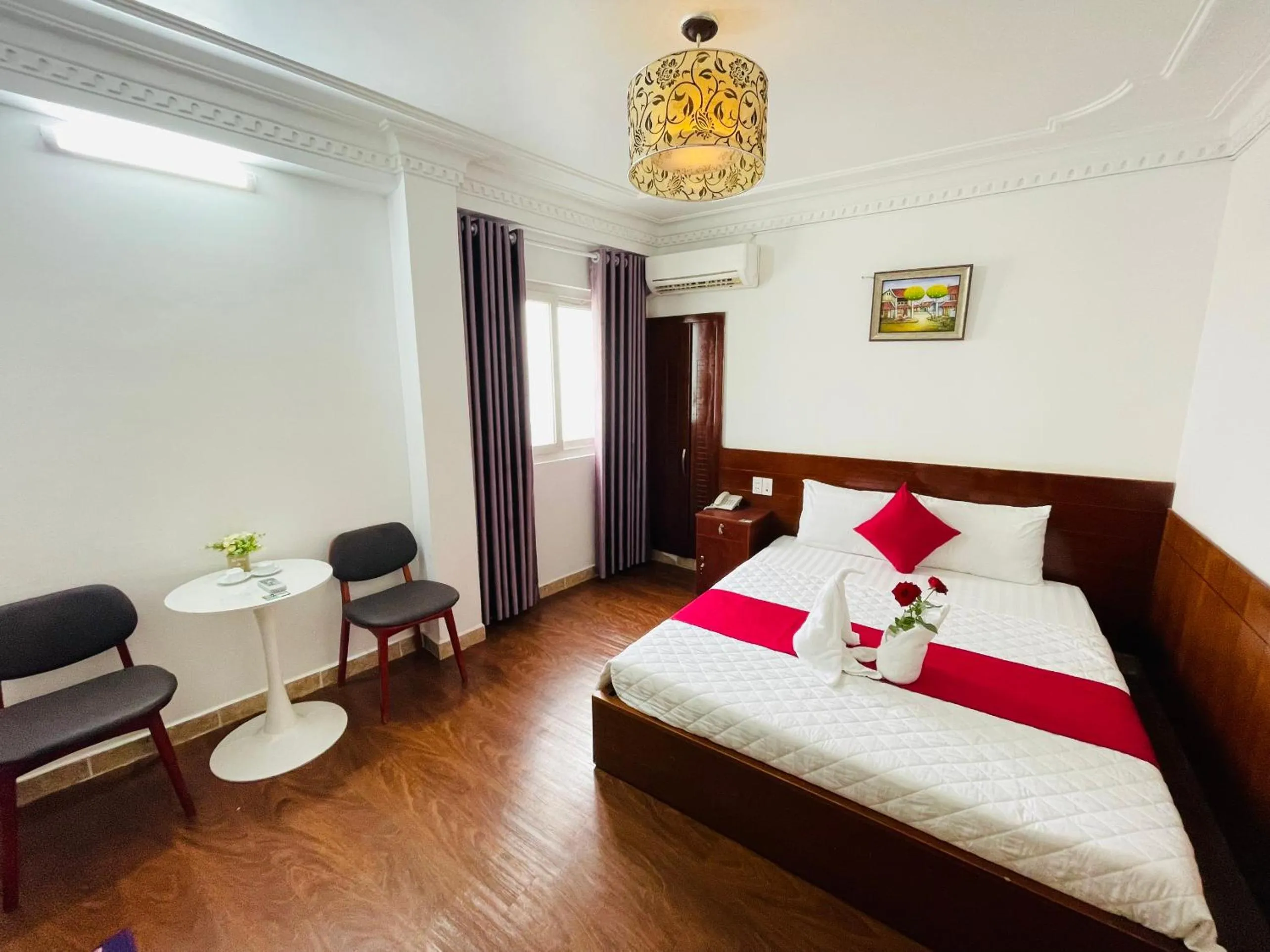 Bed in PHÚ GIA BÙI VIỆN HOTEl