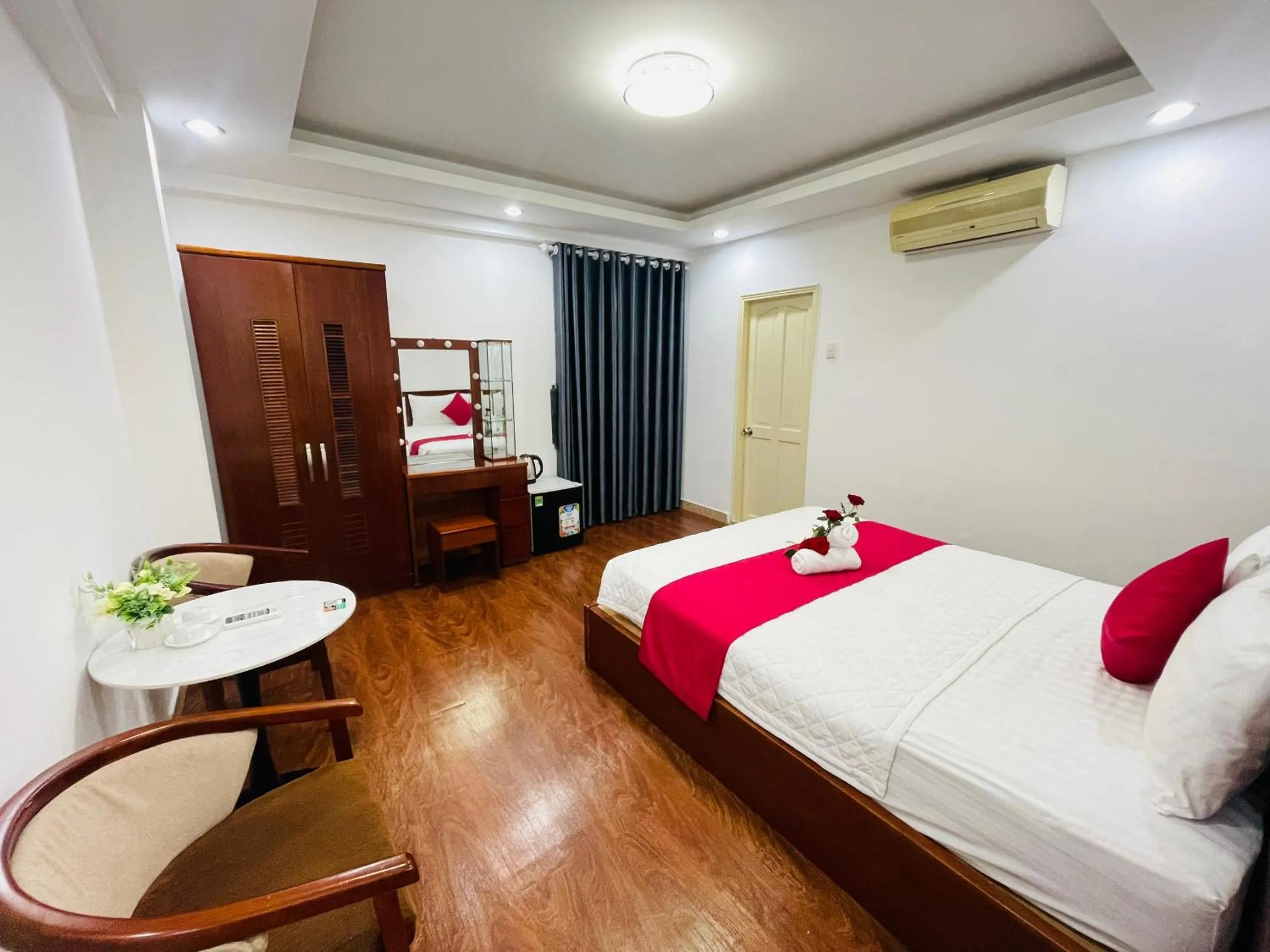 Bed in PHÚ GIA BÙI VIỆN HOTEl