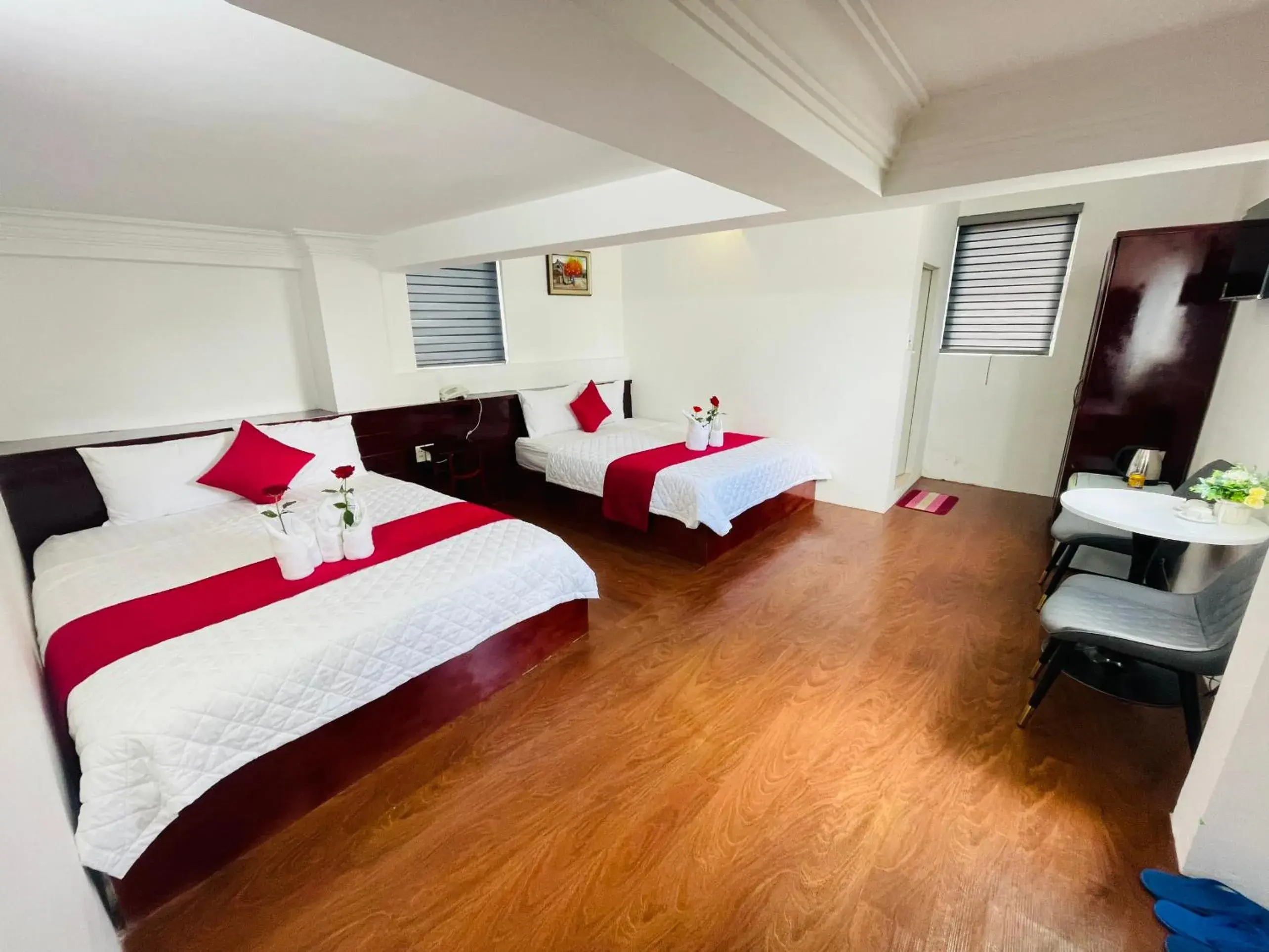 Deluxe Family Room in PHÚ GIA BÙI VIỆN HOTEl Deluxe Family Room in PHÚ GIA BÙI VIỆN HOTEl