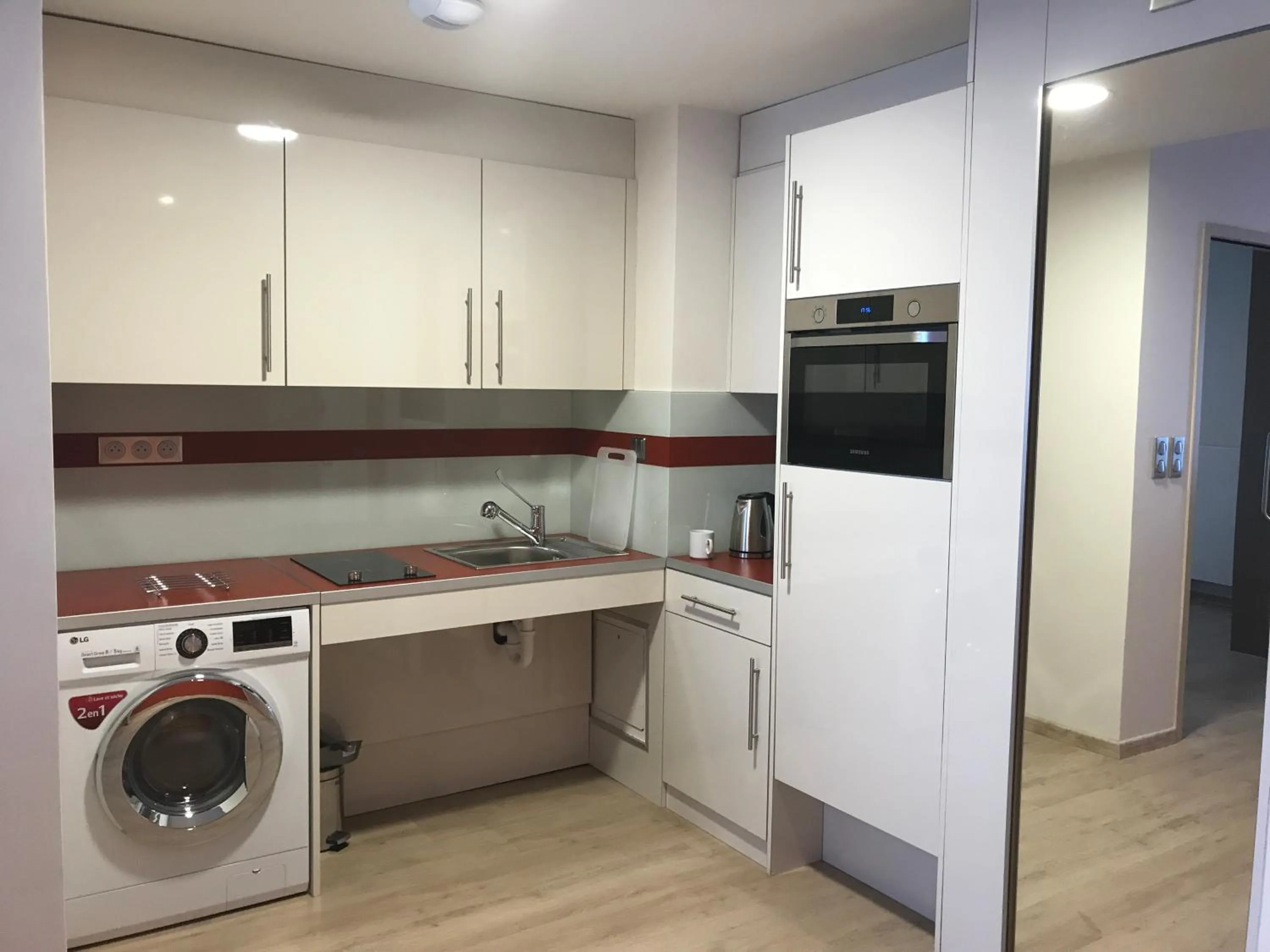 ZENAO MONTREUIL- Croix de Chavaux