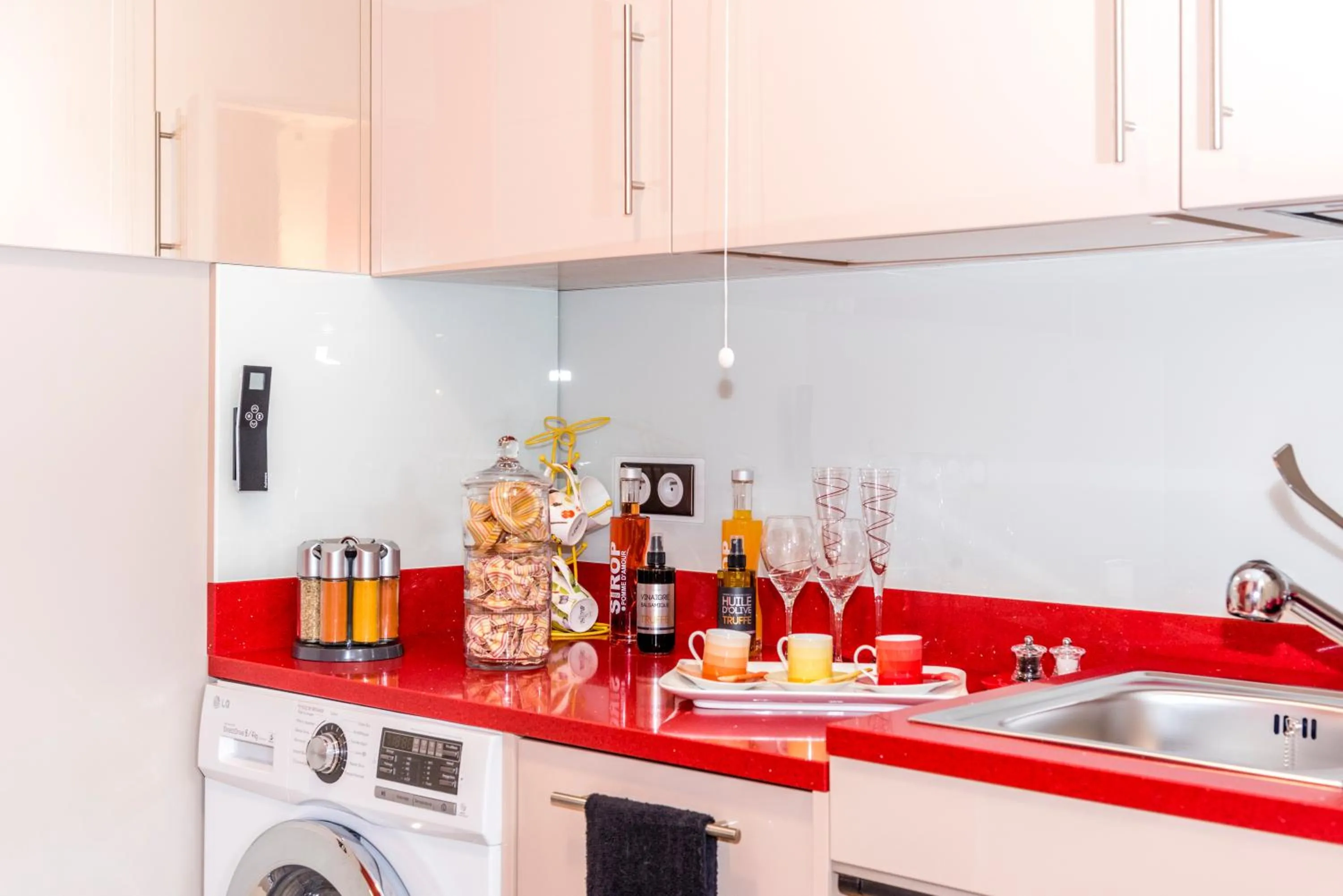 ZENAO MONTREUIL- Croix de Chavaux