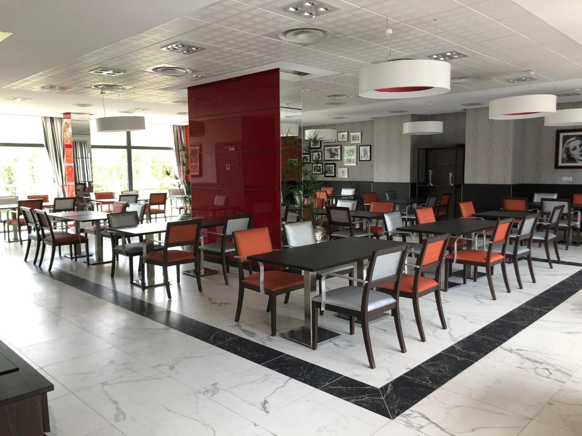 ZENAO MONTREUIL- Croix de Chavaux