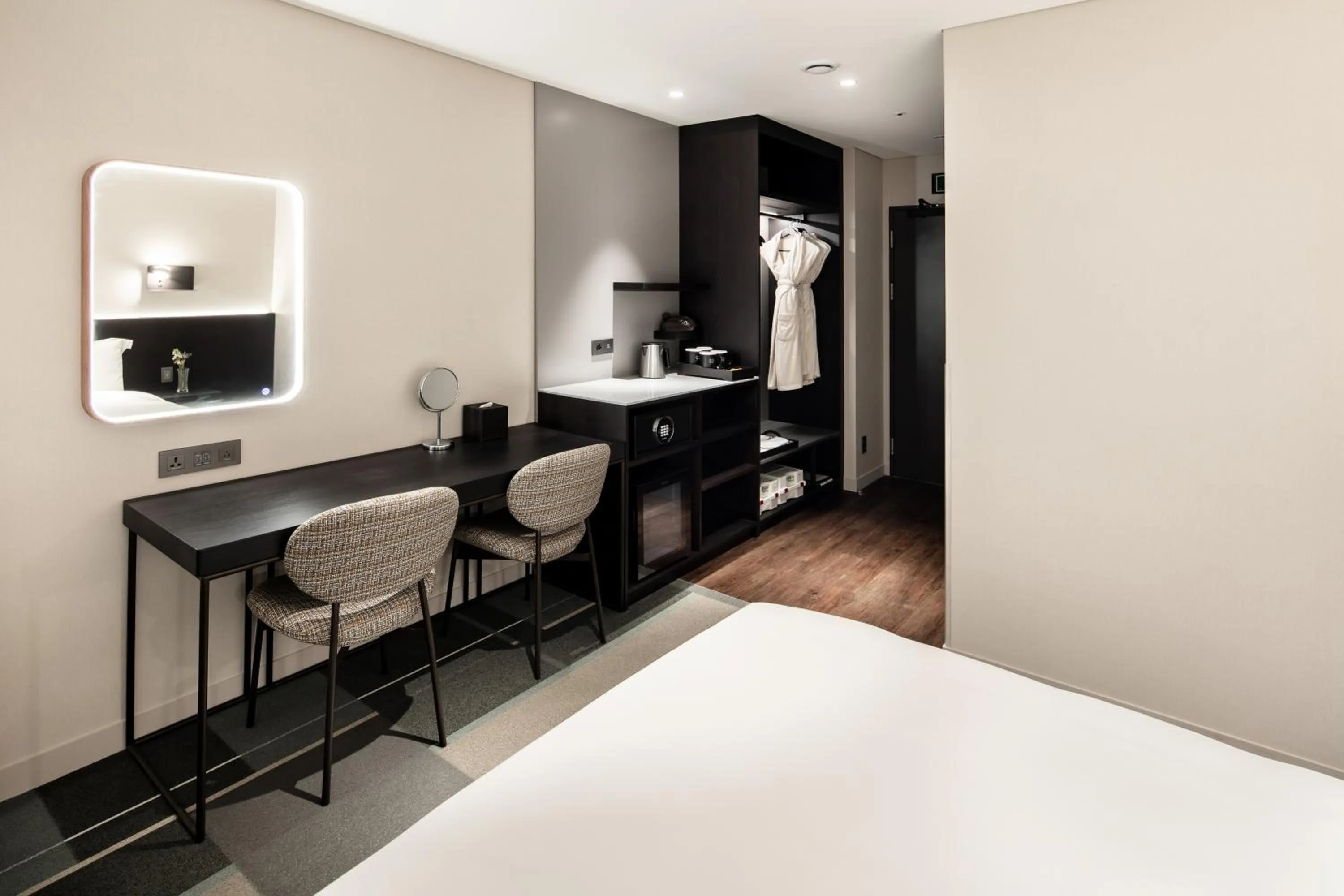 Photo of the whole room, Bed in G3 Hotel Chungmuro