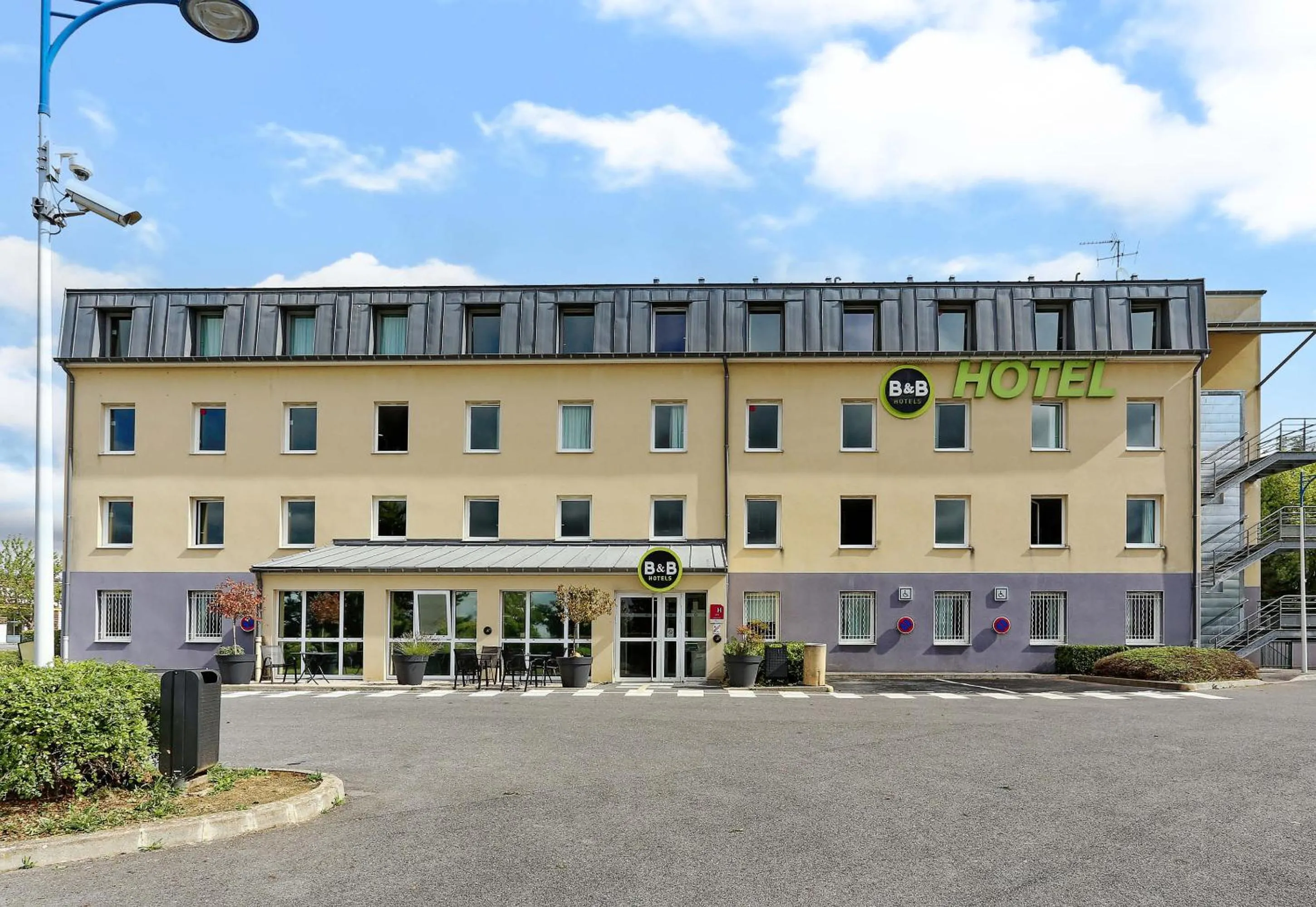 Property building in B&B HOTEL Châlons-en-Champagne