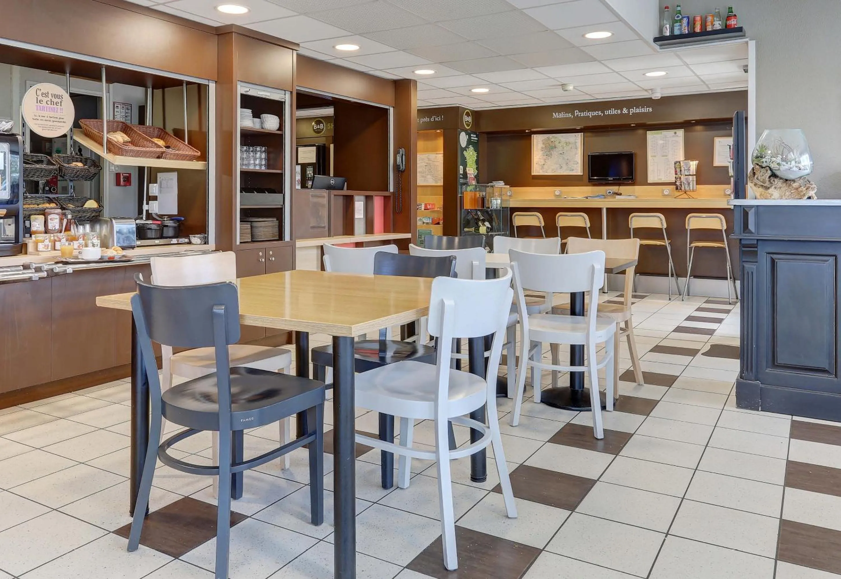 Restaurant/places to eat in B&B HOTEL Châlons-en-Champagne