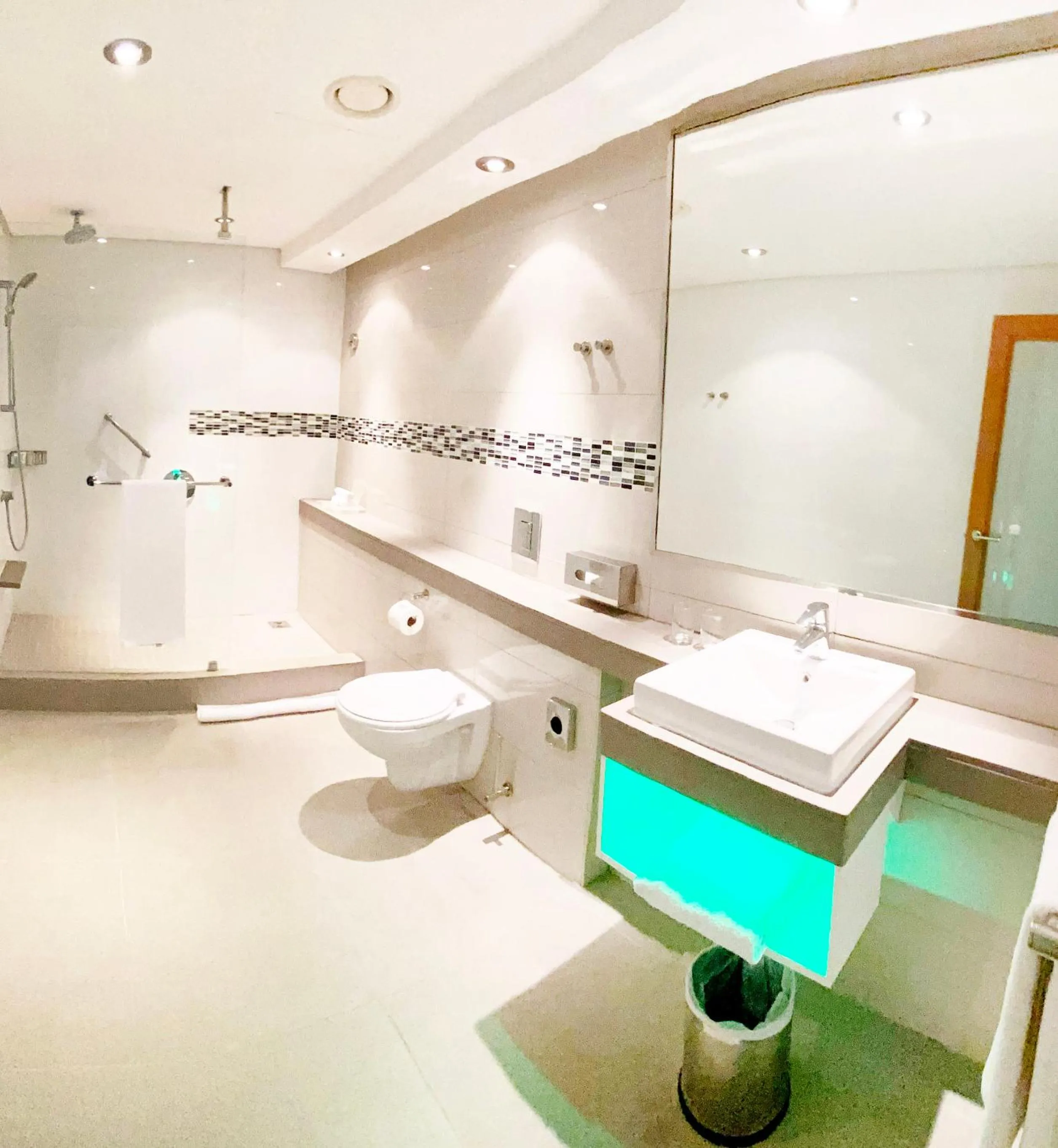 Bathroom in Holiday Inn Mauritius Mon Trésor by IHG