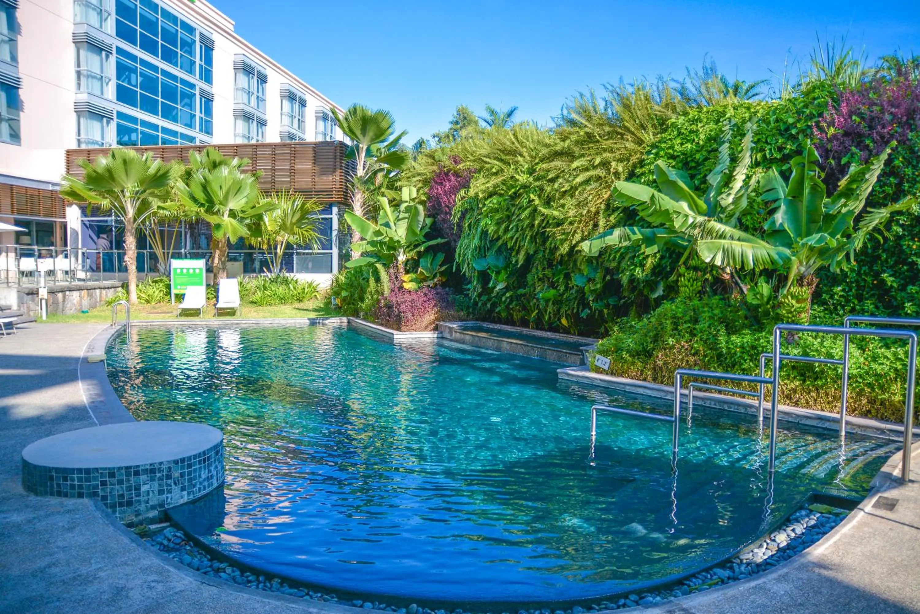 Swimming pool in Holiday Inn Mauritius Mon Trésor by IHG