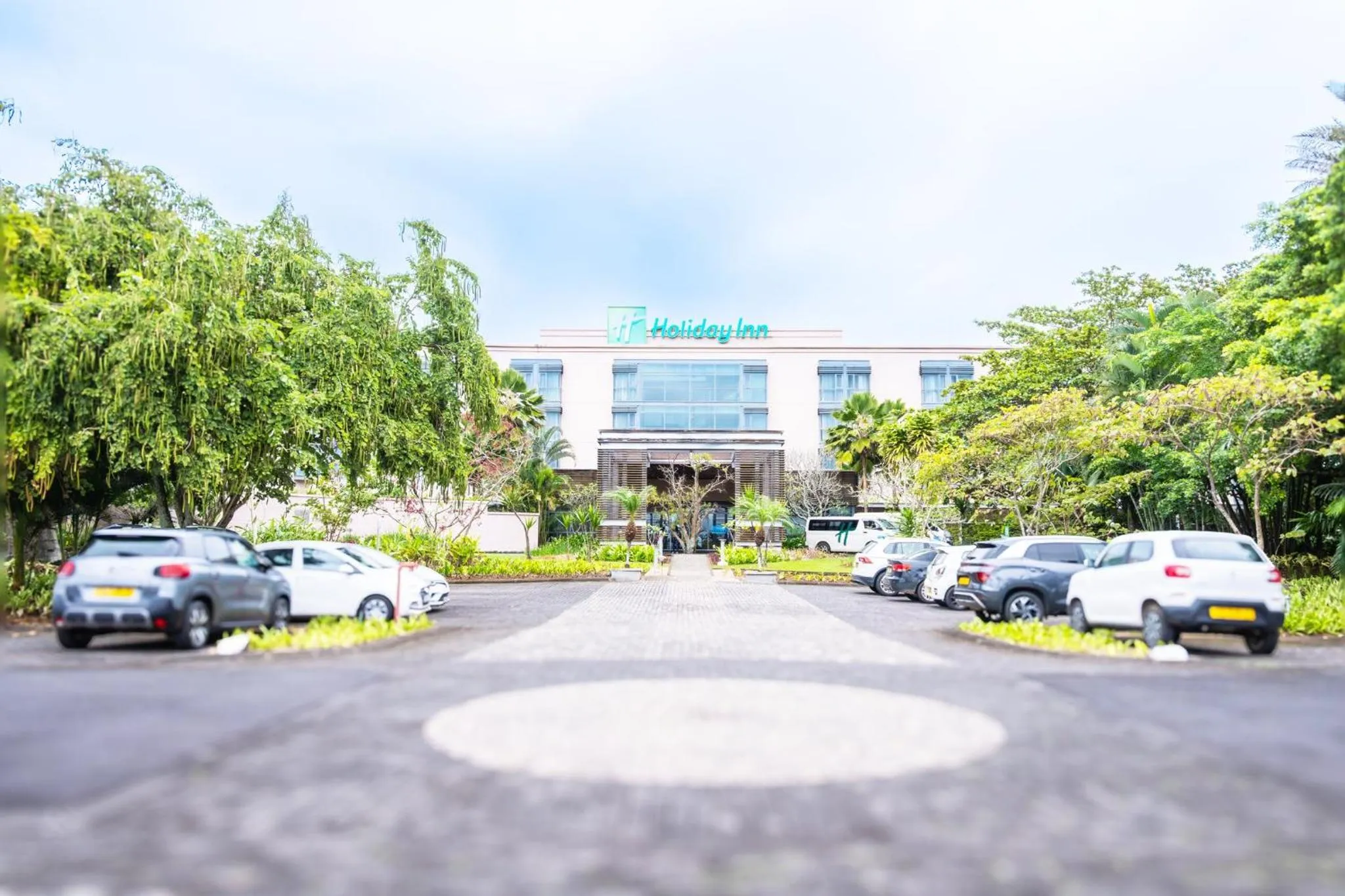 Property building in Holiday Inn Mauritius Mon Trésor by IHG