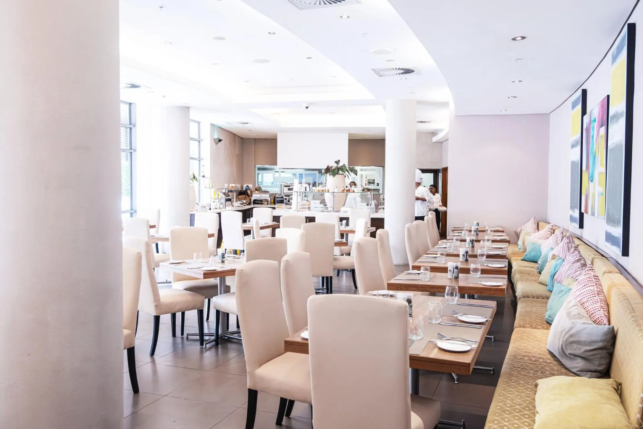 Restaurant/places to eat in Holiday Inn Mauritius Mon Trésor by IHG