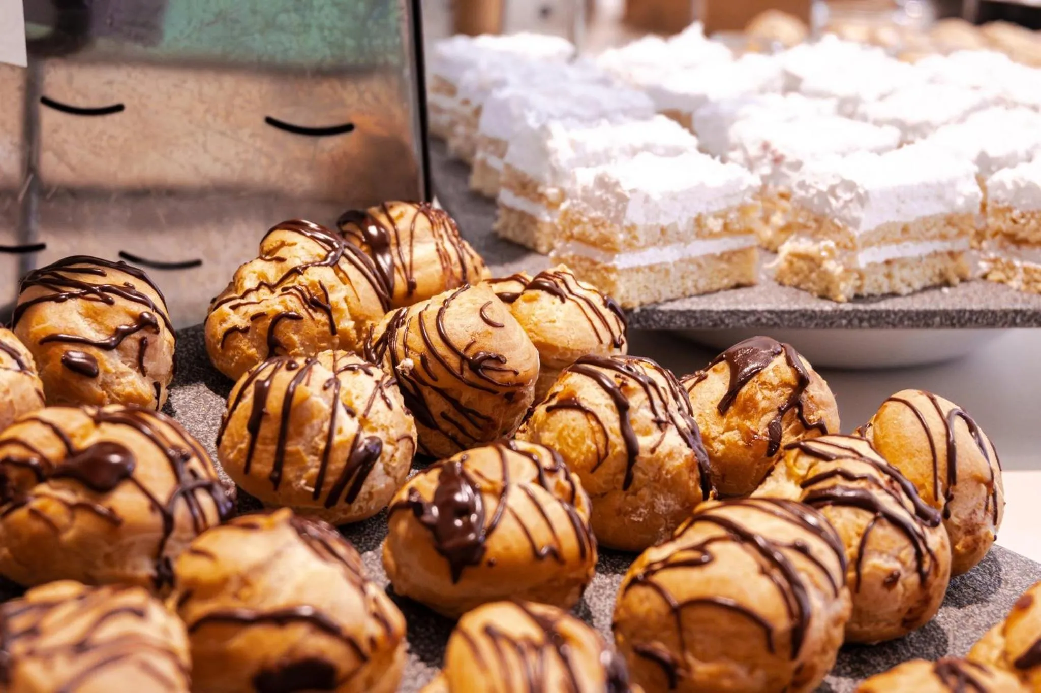 Restaurant/places to eat in Holiday Inn Mauritius Mon Trésor by IHG