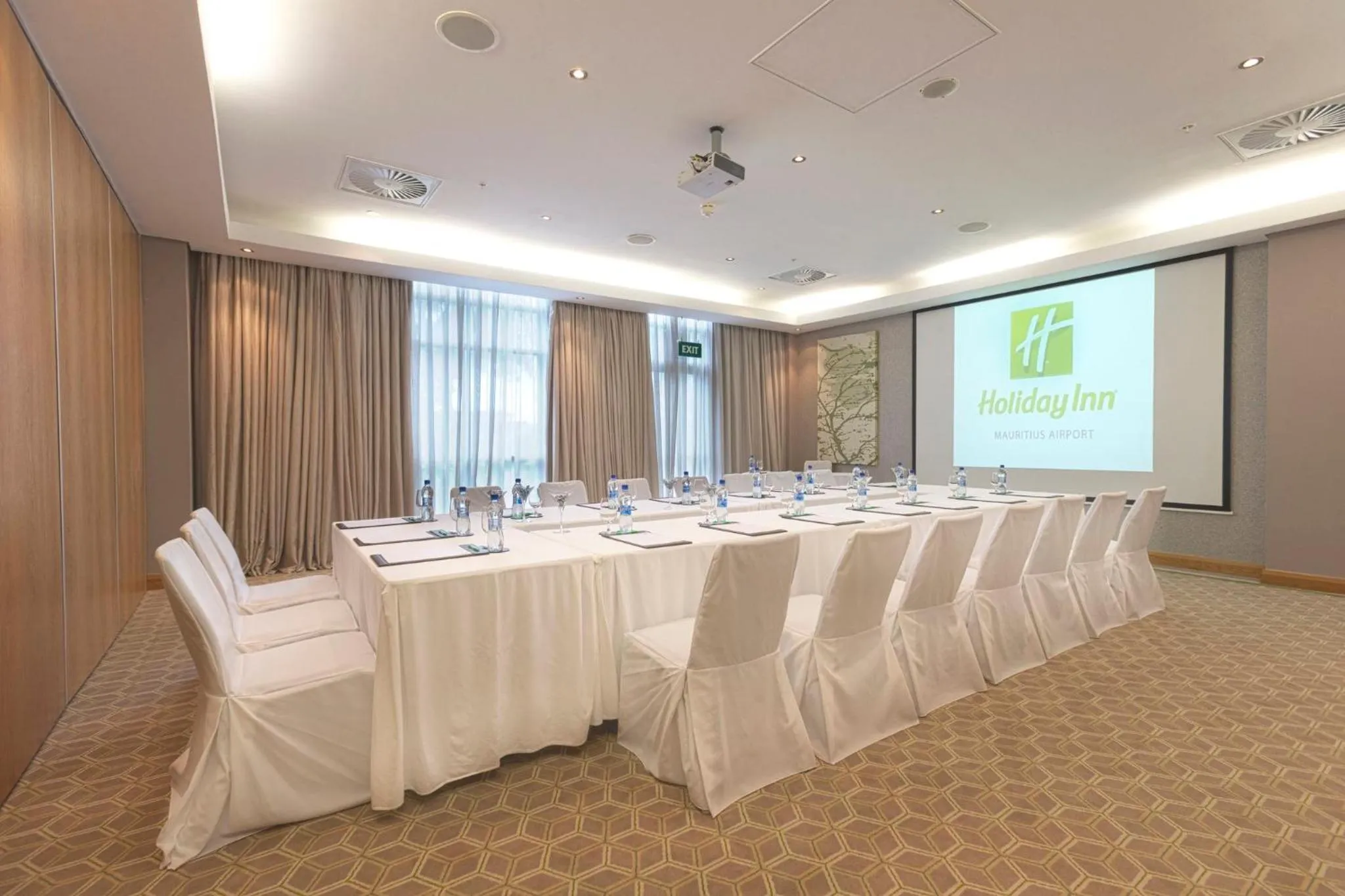 Meeting/conference room in Holiday Inn Mauritius Mon Trésor by IHG