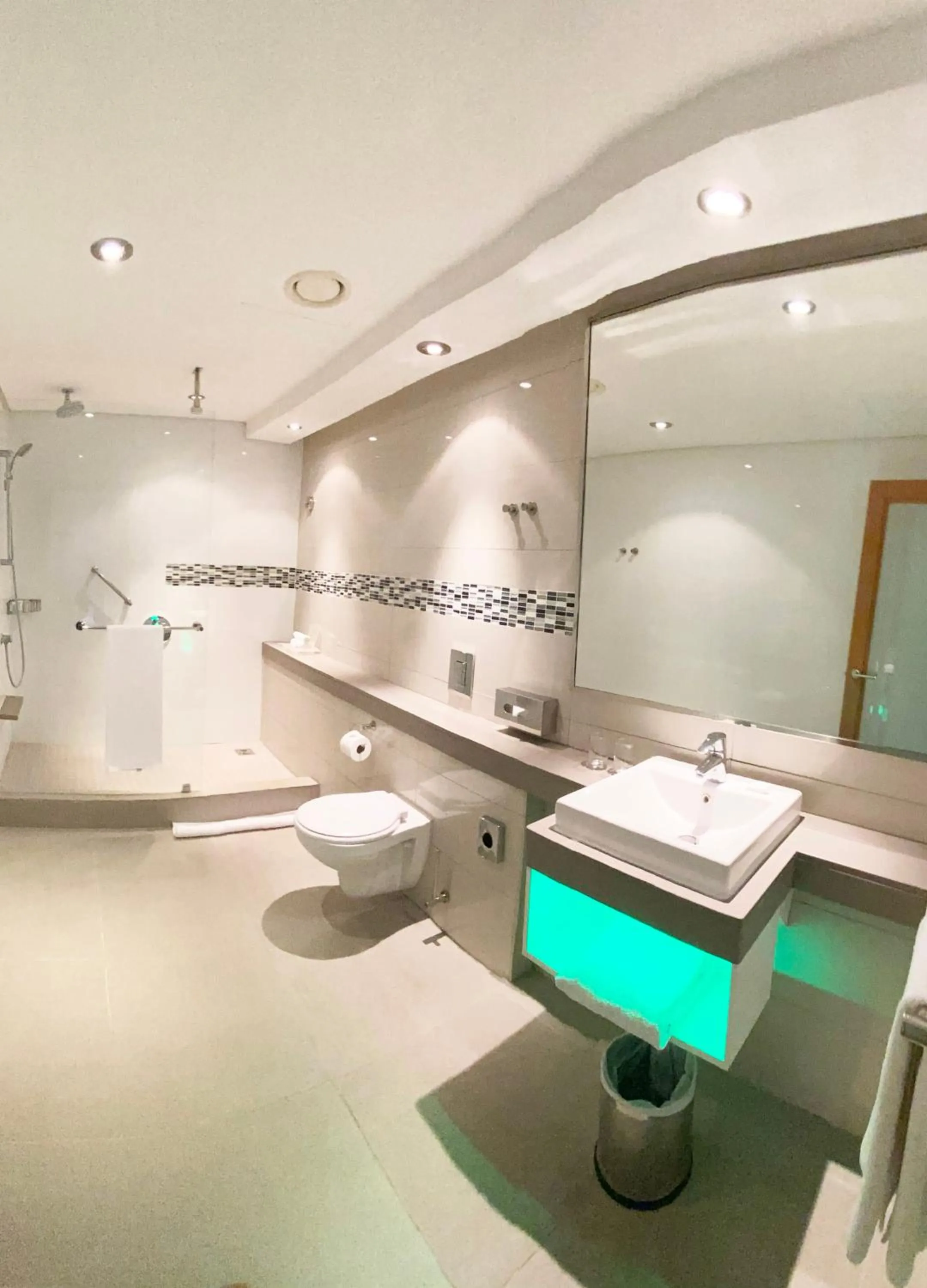 Bathroom in Holiday Inn Mauritius Mon Trésor by IHG