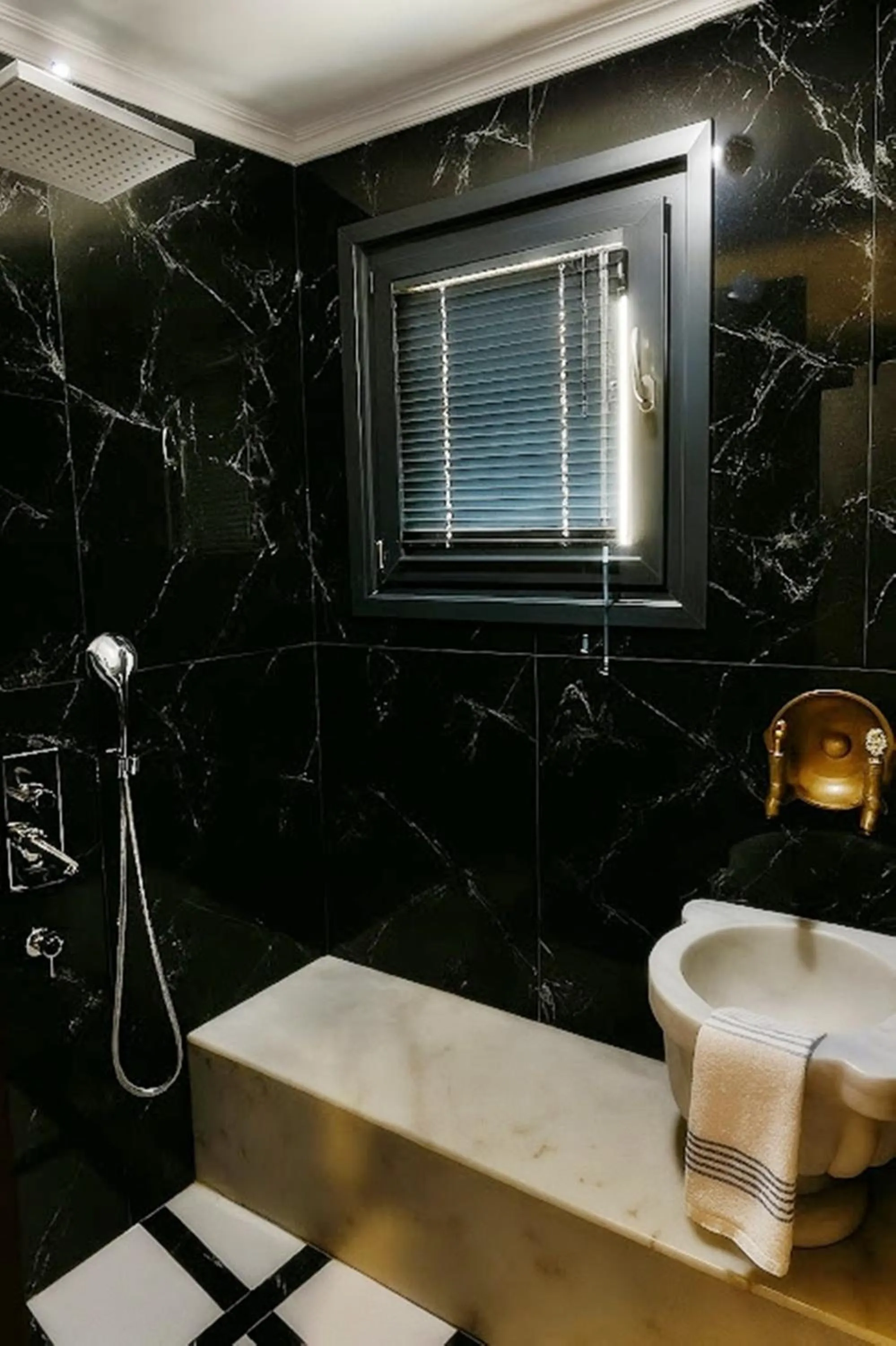 Shower in Imagine Istanbul - Sultanahmet