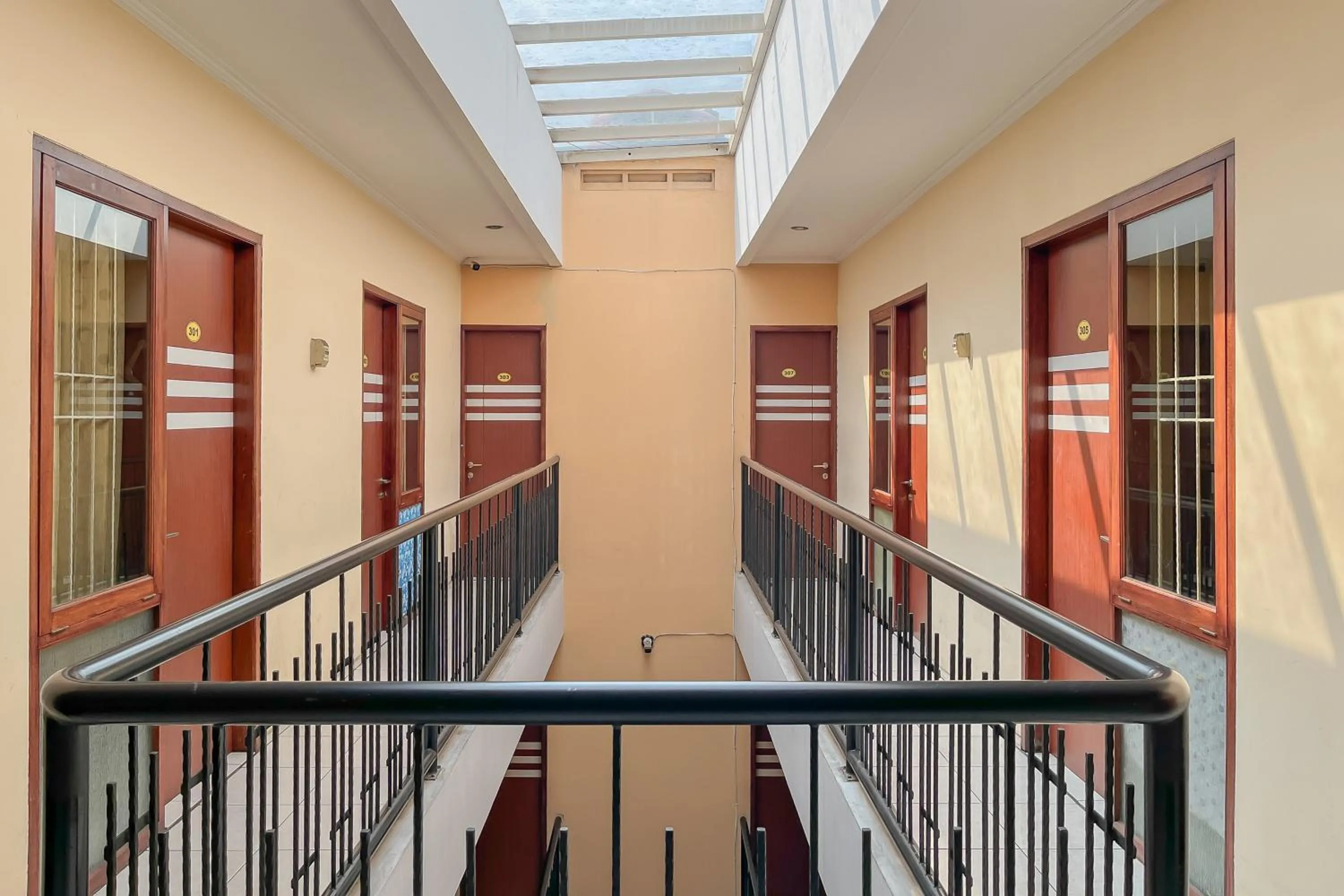 Property building in RedDoorz near Tegalega Park 2