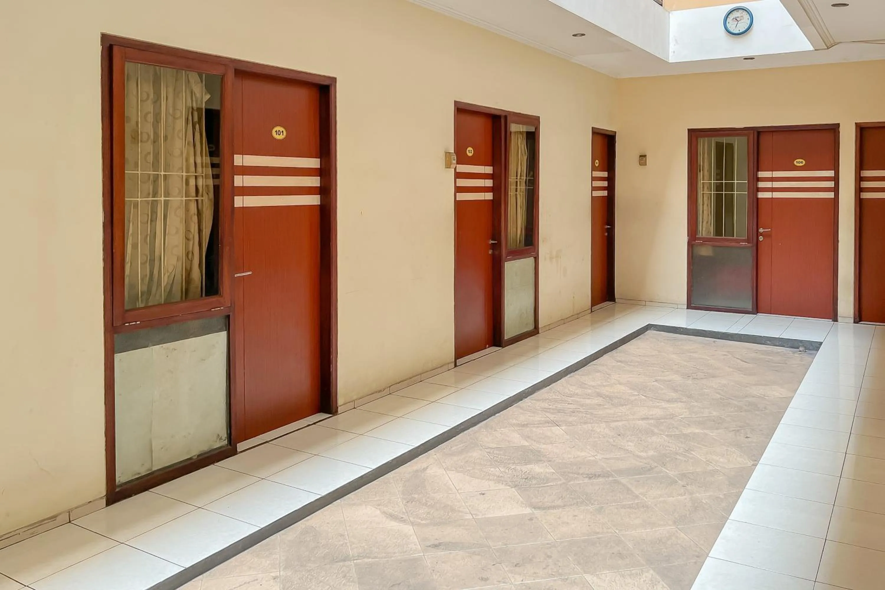 Property building in RedDoorz near Tegalega Park 2