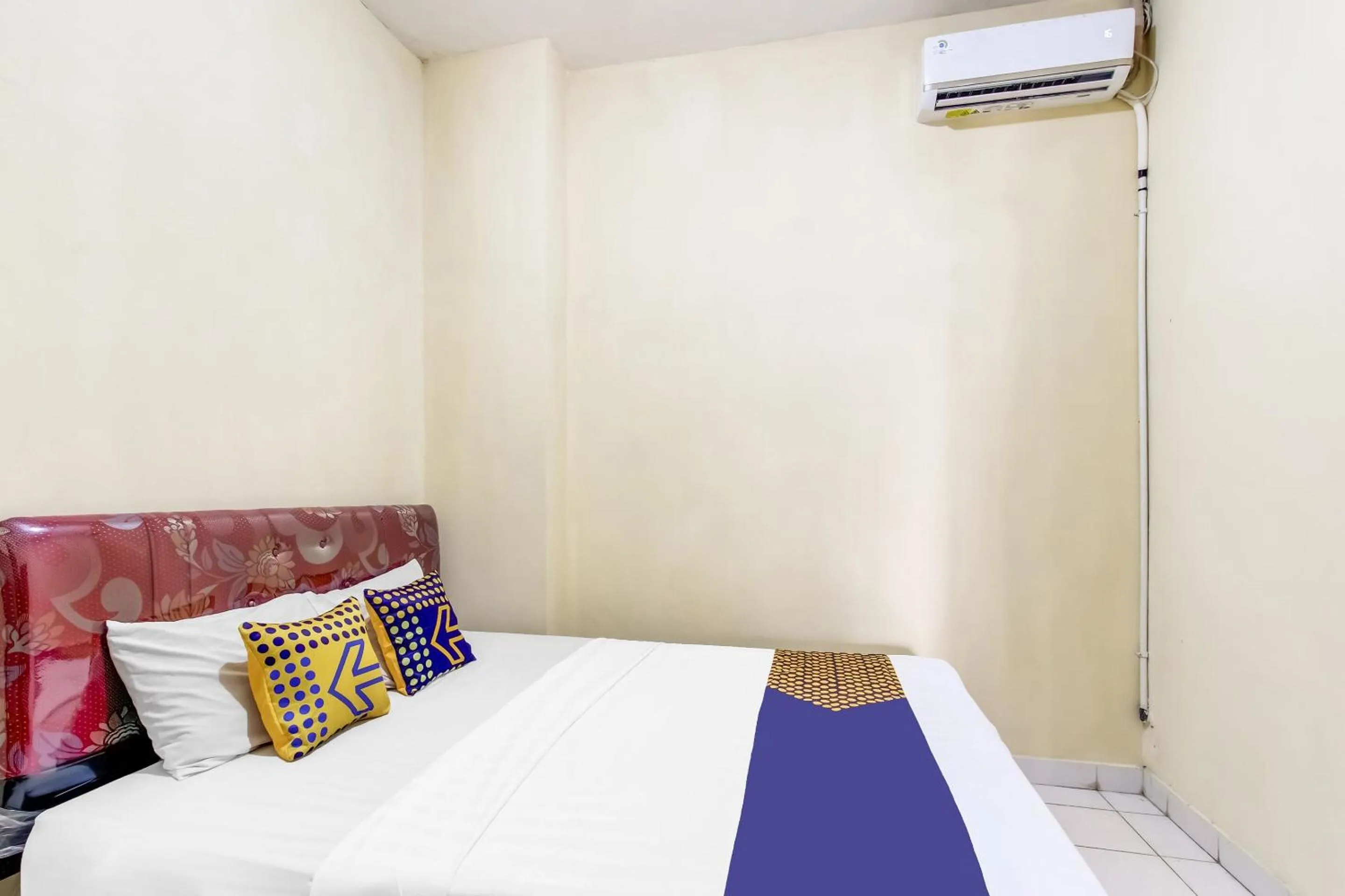 Bedroom, Bed in OYO Life 91374 Asia Stay Semarang Syariah