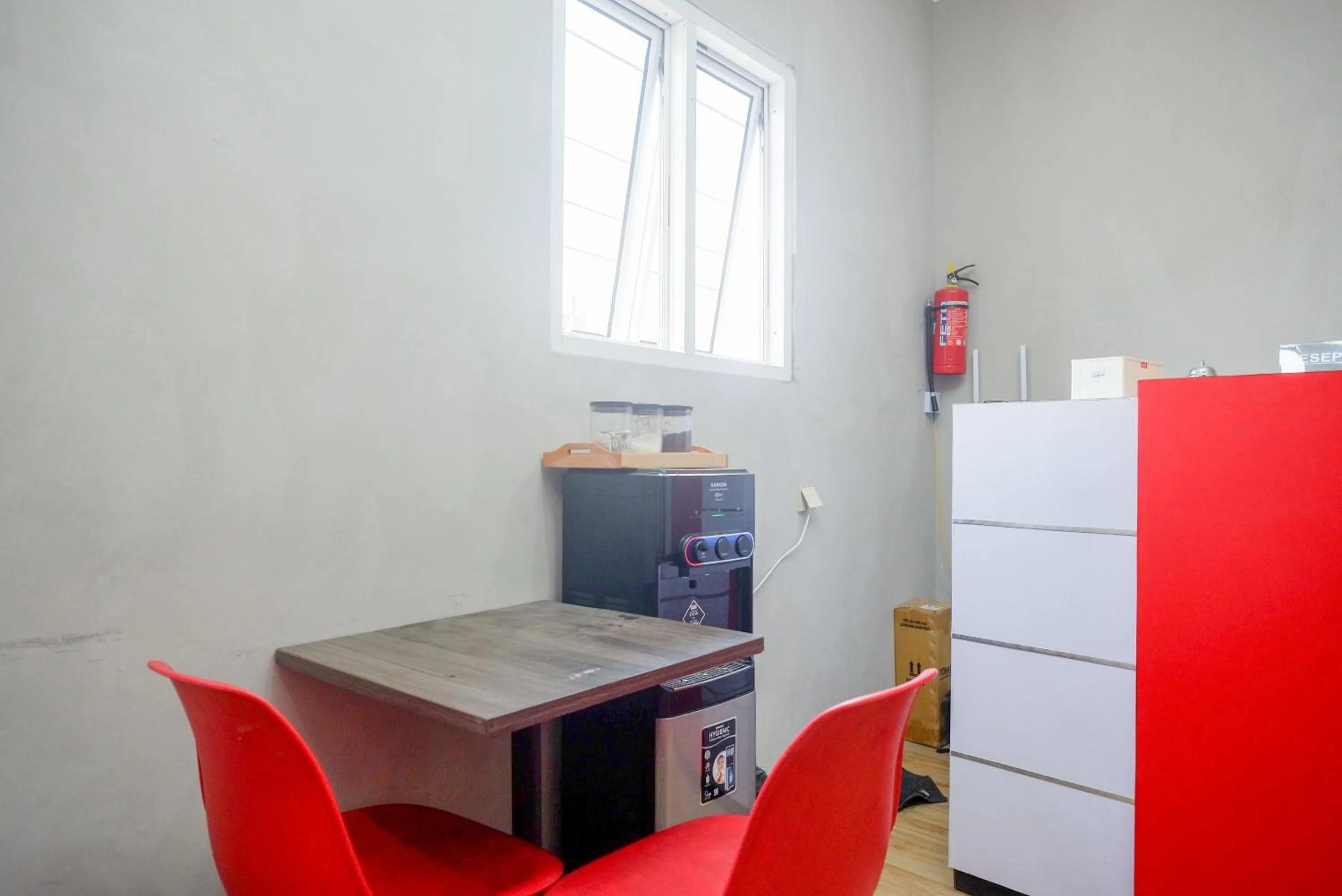 Lobby or reception in RedDoorz @ Jalan Raya Baturaden 2