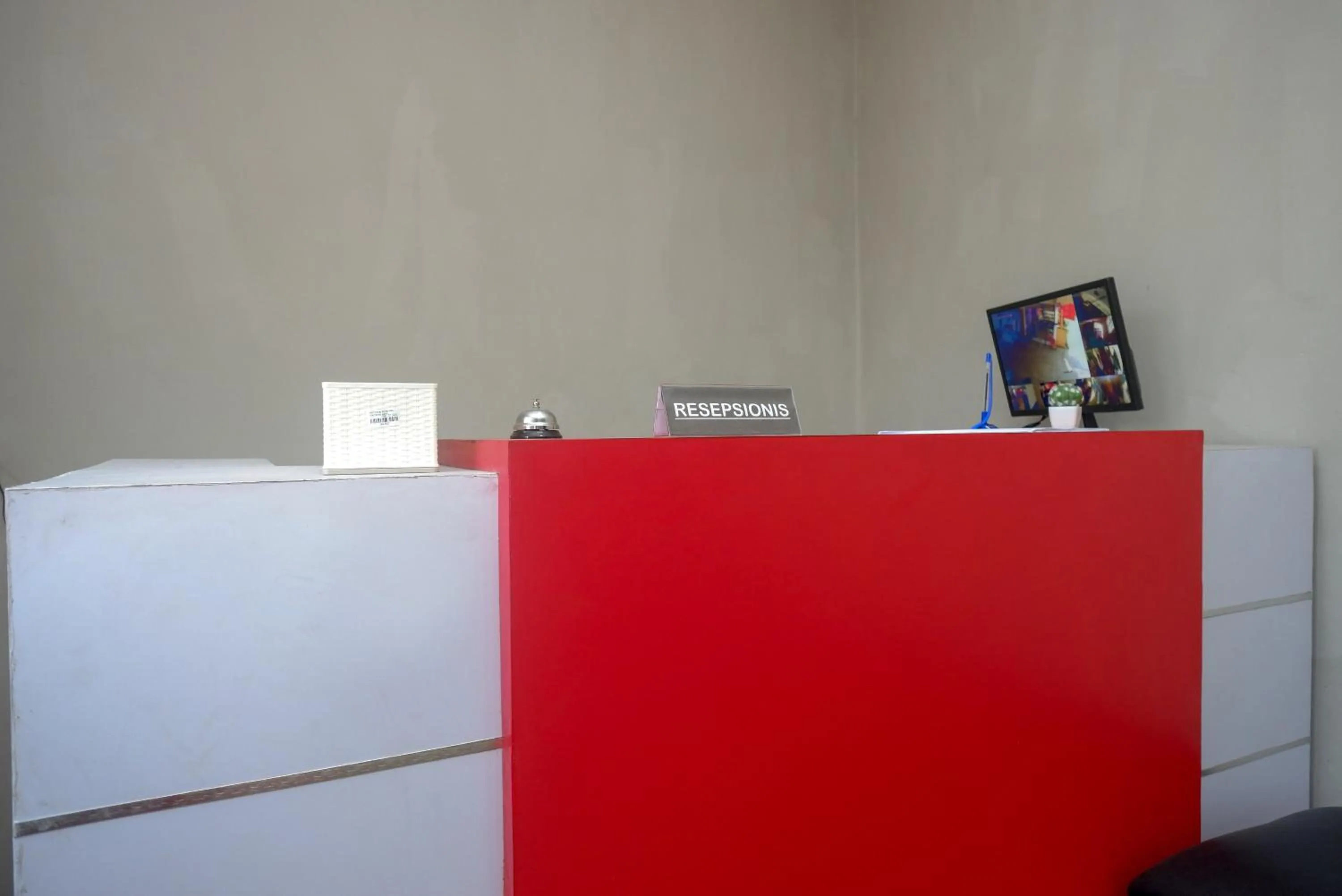 Lobby or reception in RedDoorz @ Jalan Raya Baturaden 2