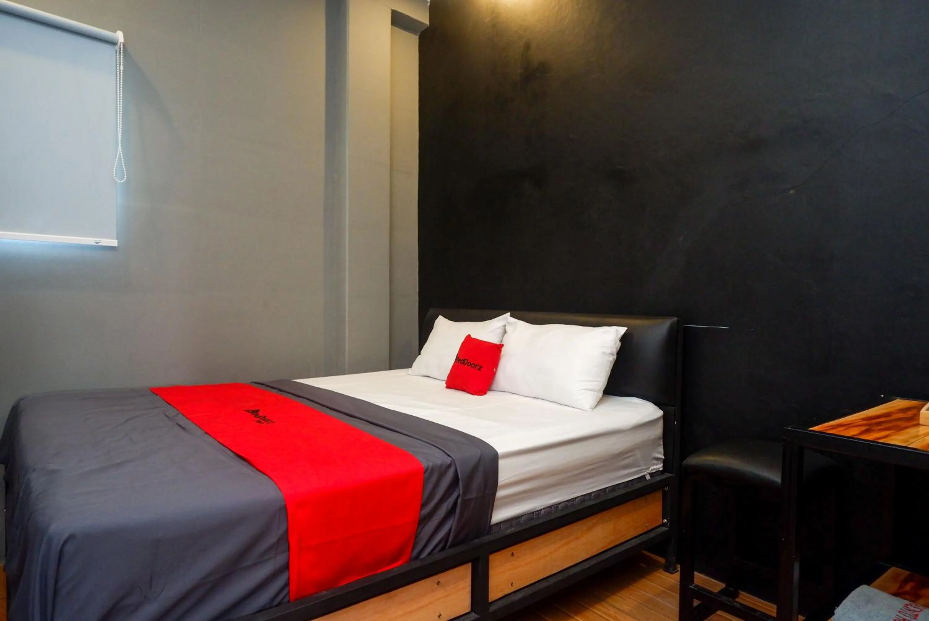 Bedroom, Bed in RedDoorz @ Jalan Raya Baturaden 2