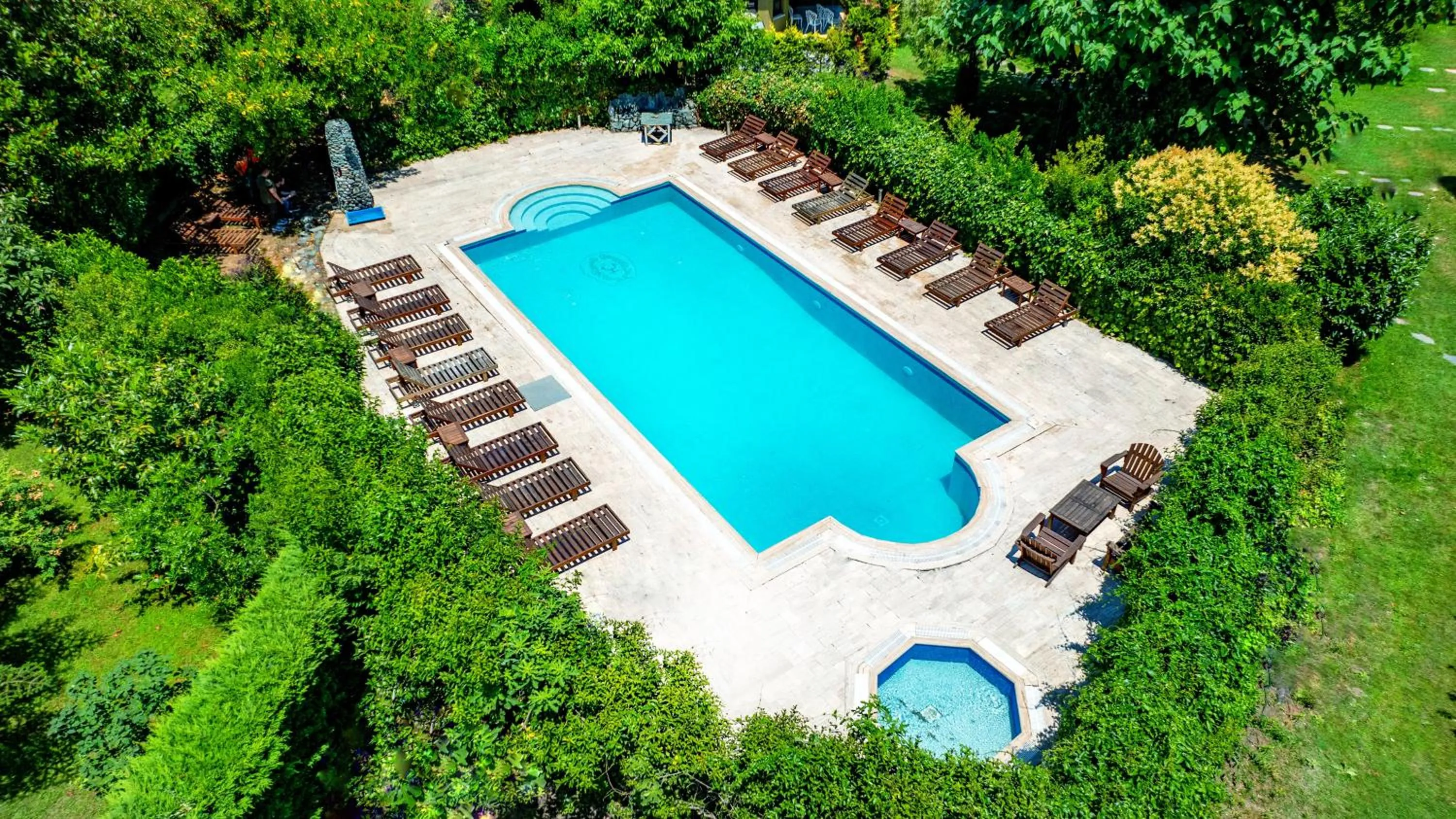 Swimming pool in Villa Kirkpinar Sapanca