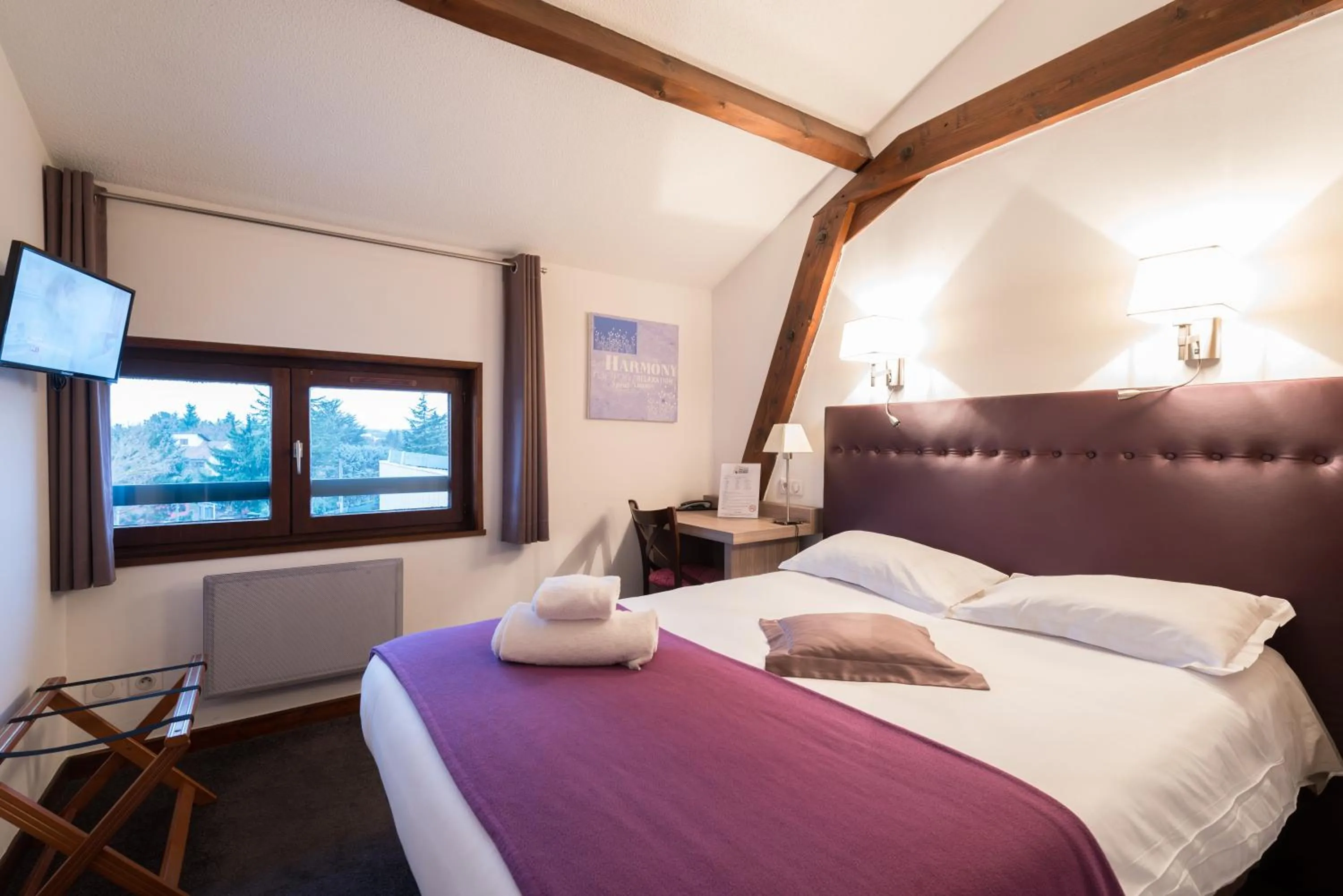 Photo of the whole room, Bed in La Villa Borgo