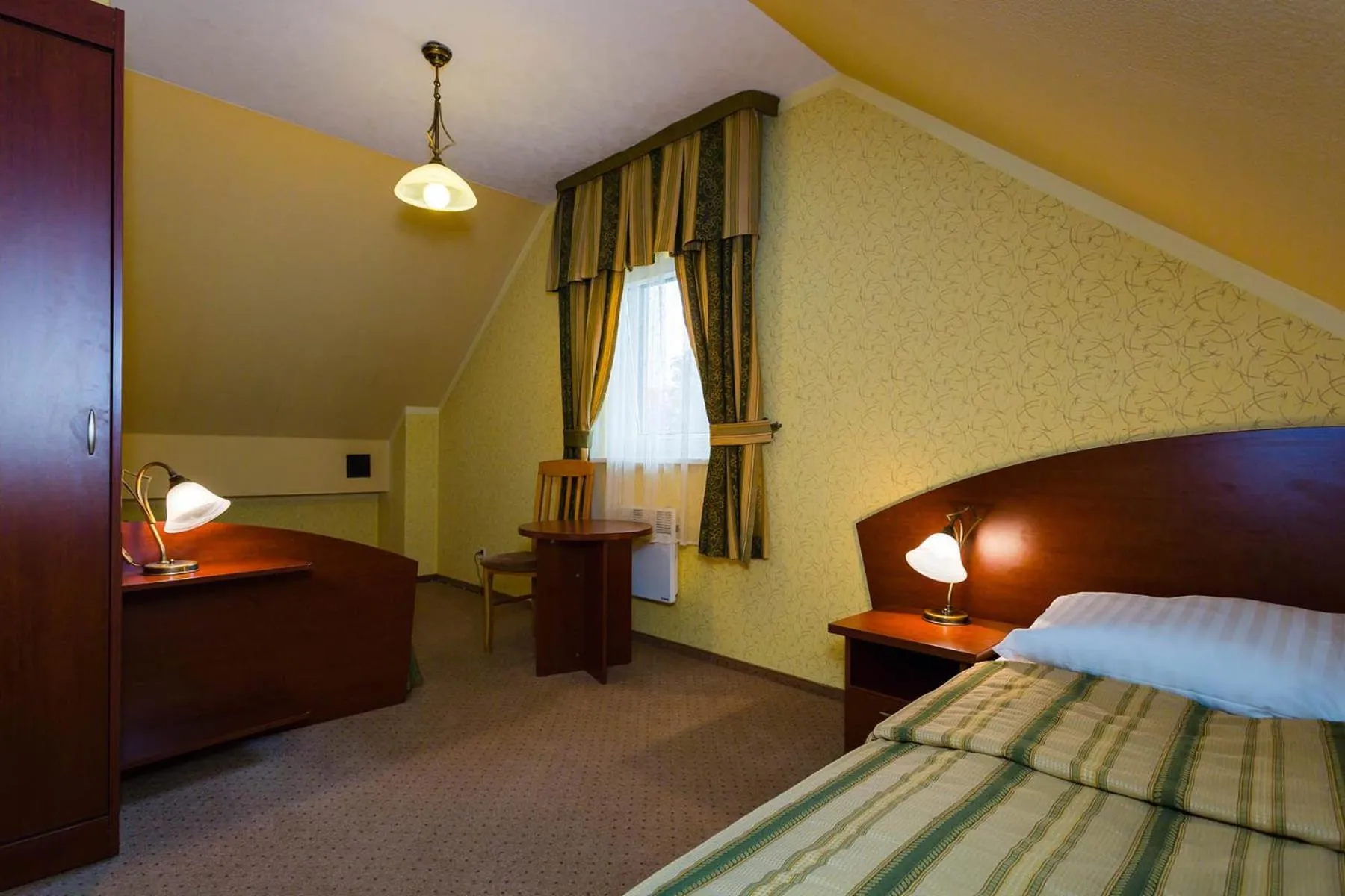 Bed in Hotel Ognisty Ptak