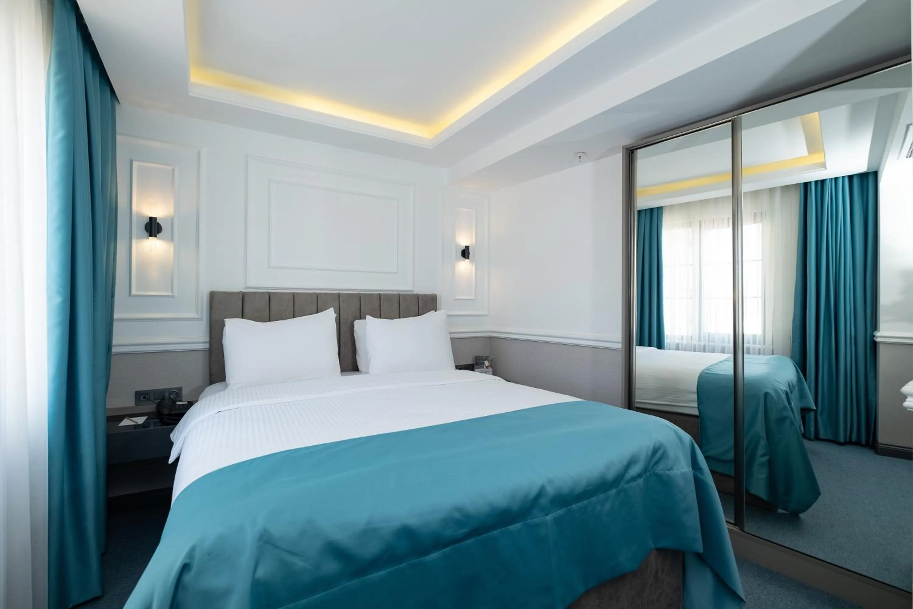 Massage in Askadar May Otel