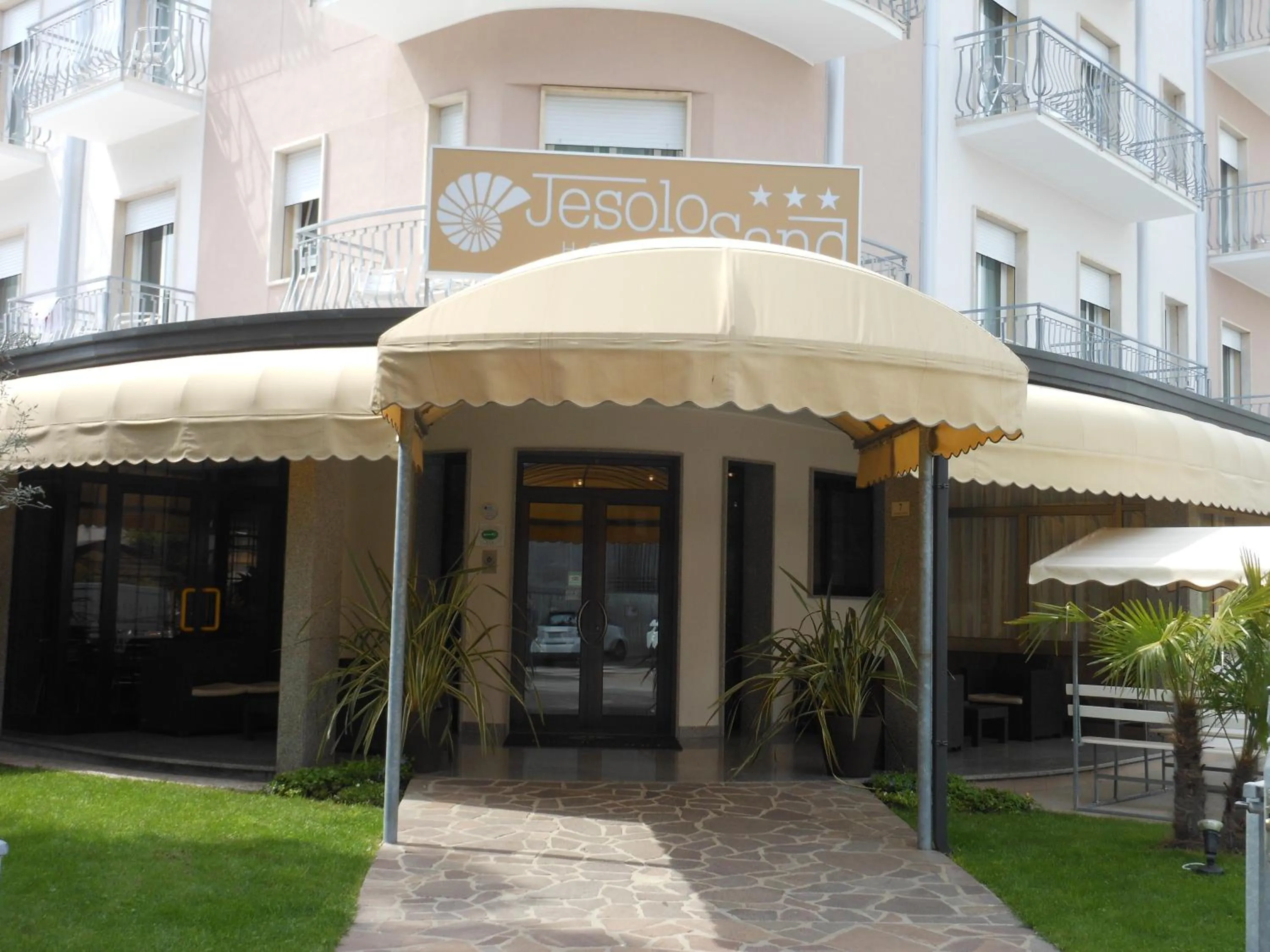 Facade/entrance in Hotel Jesolo Sand