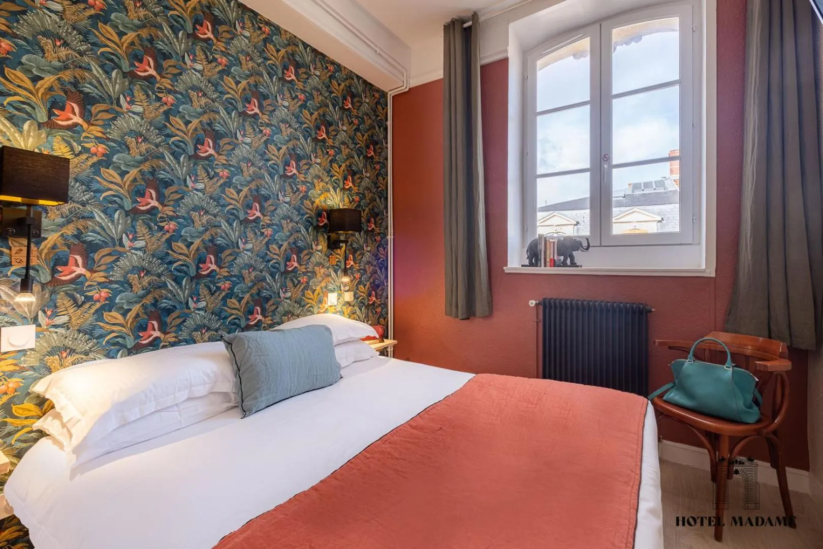 Bed in Hôtel Madame