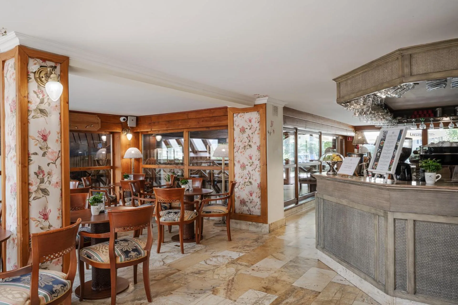 Lounge or bar in Hotel Belvedere Resort&SPA