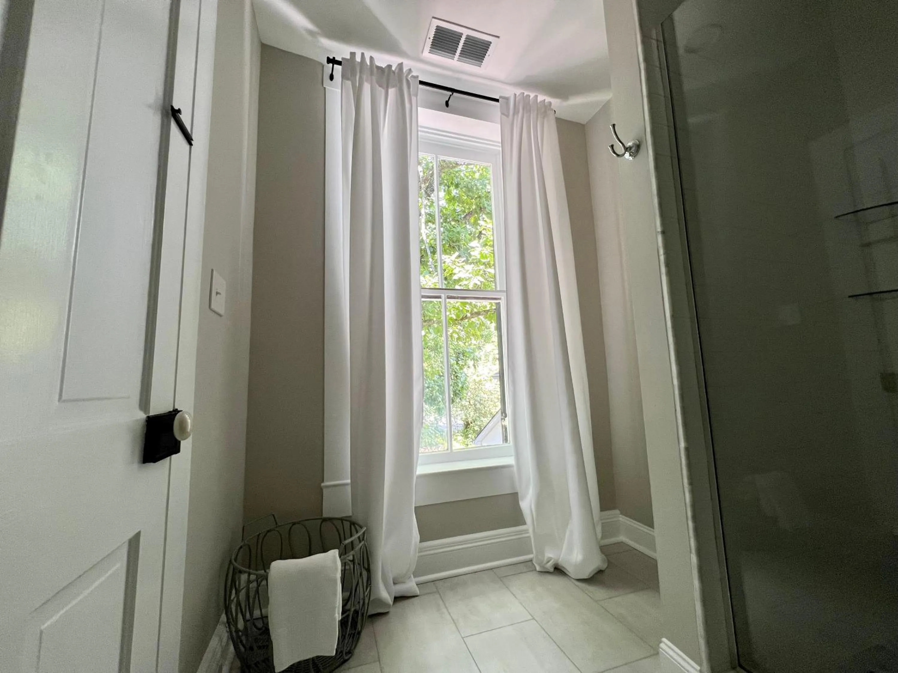 Bathroom in Rose Hill Inn