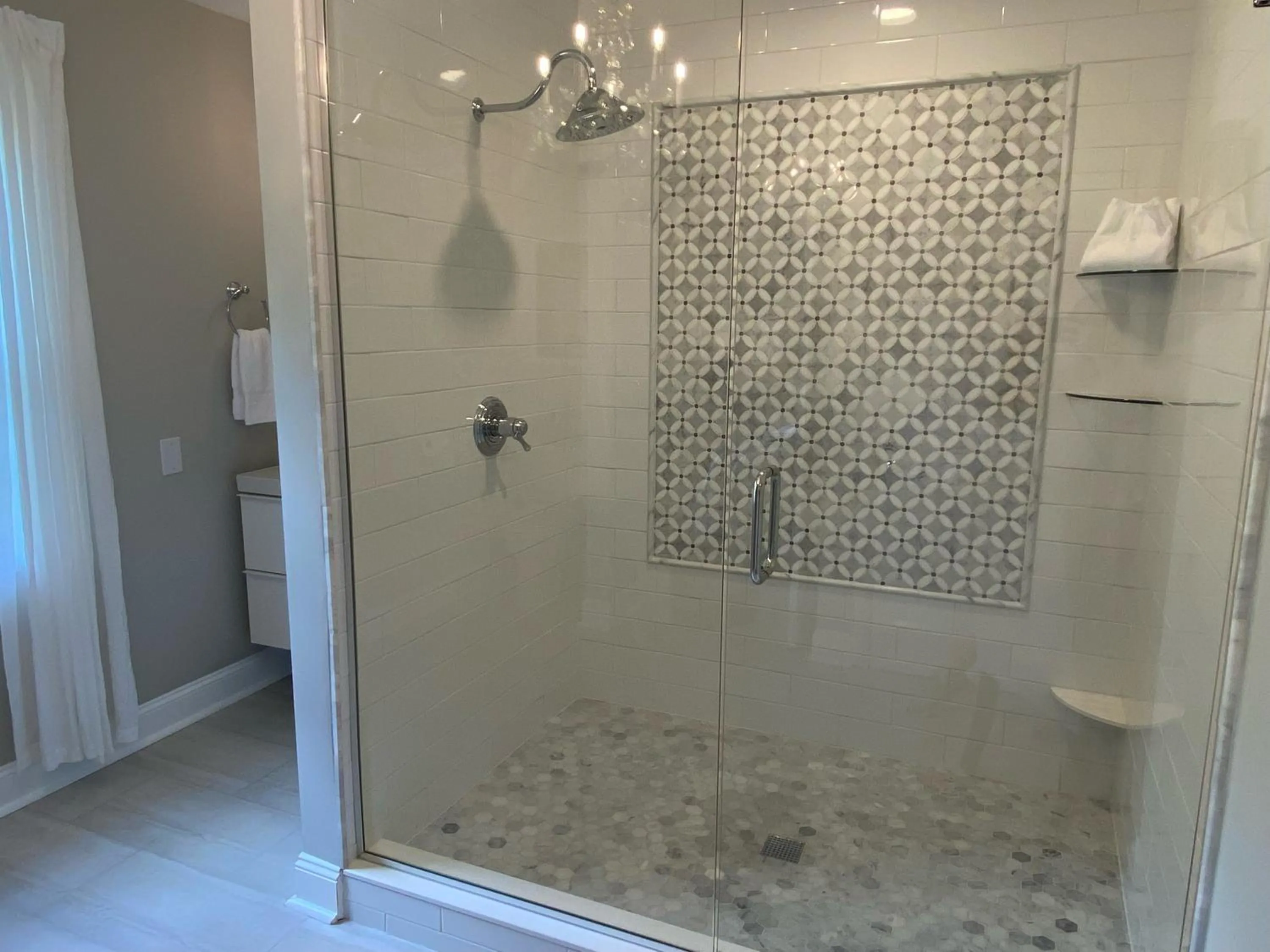 Shower in Rose Hill Inn