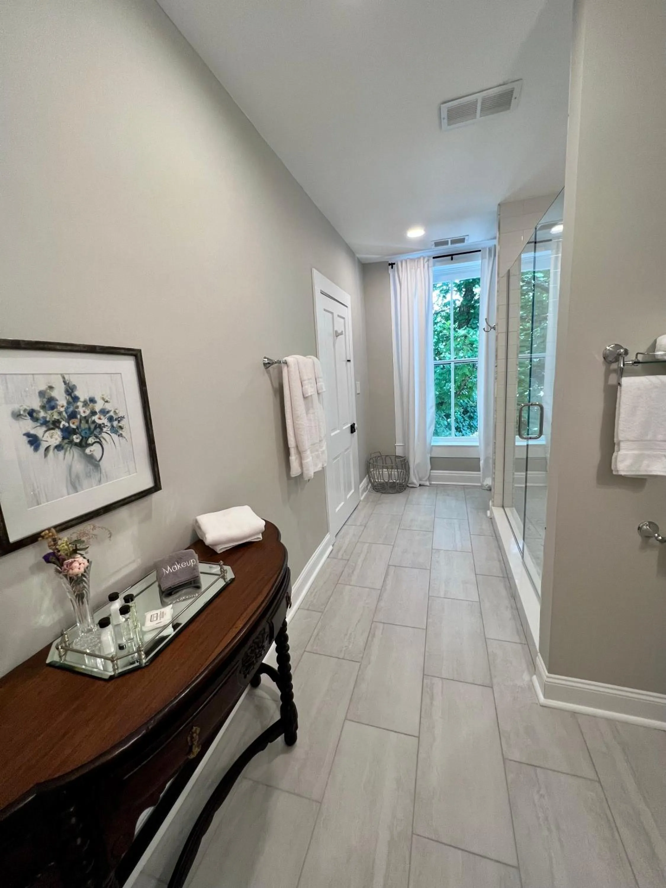 Toilet in Rose Hill Inn