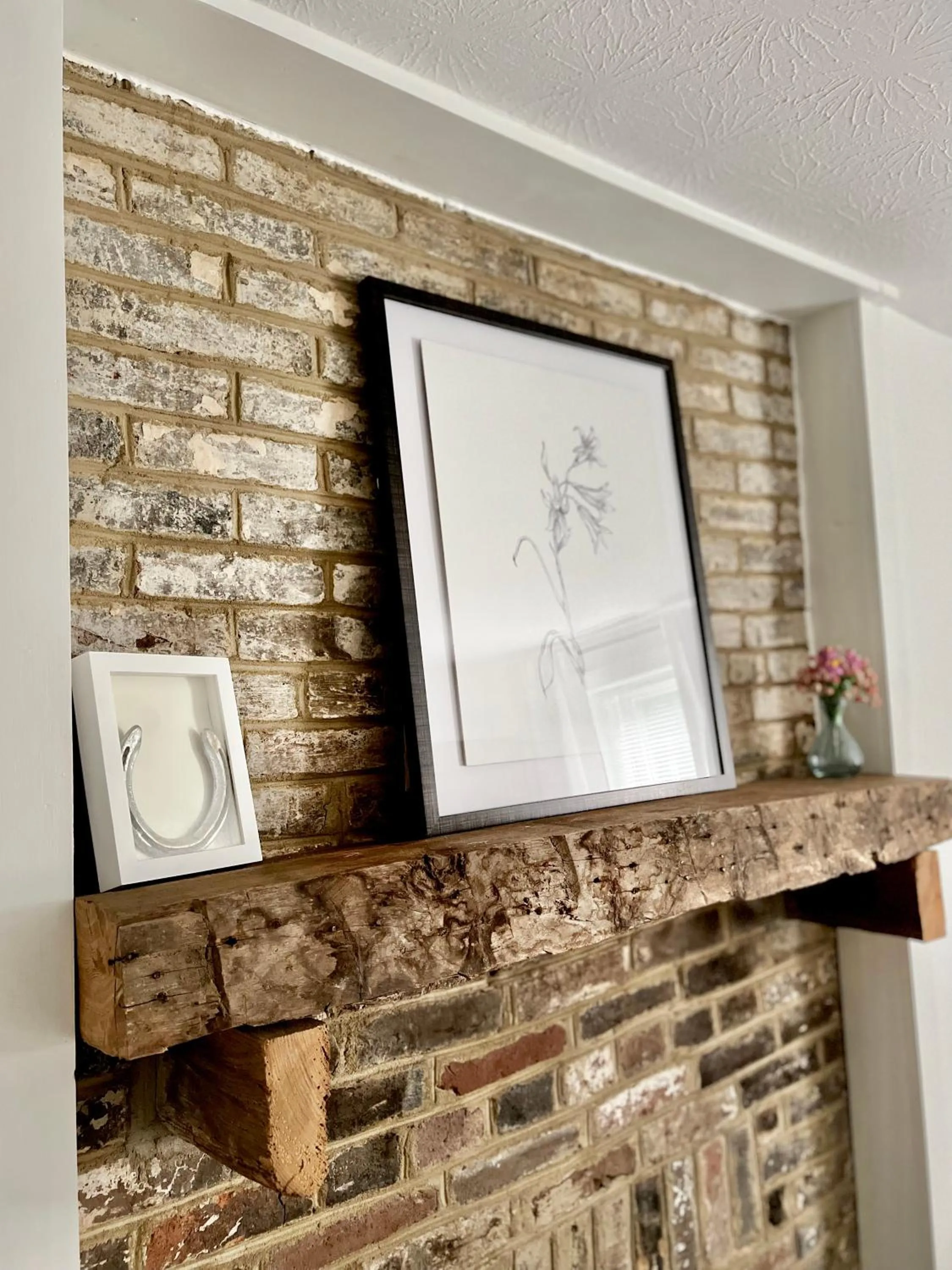 Decorative detail in Rose Hill Inn