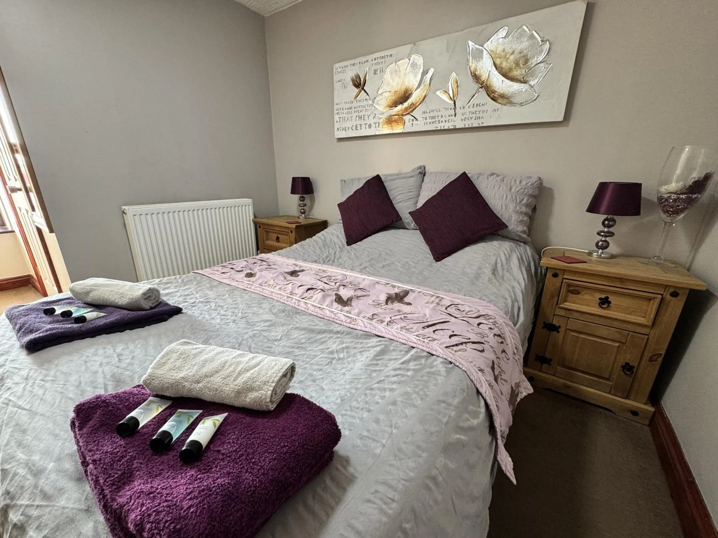 Bedroom, Bed in The Kings Head inn