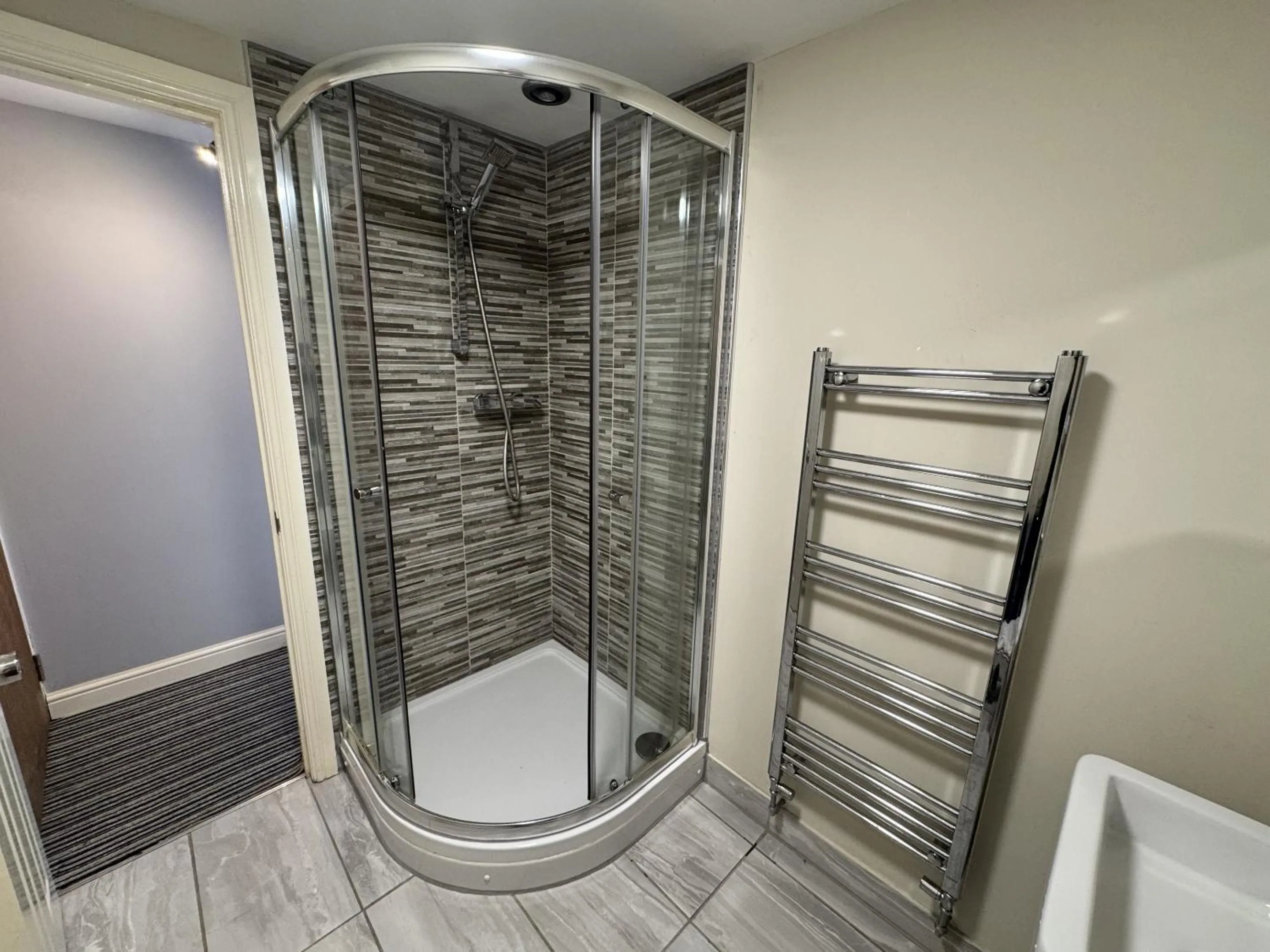 Bedroom in The Kings Head inn