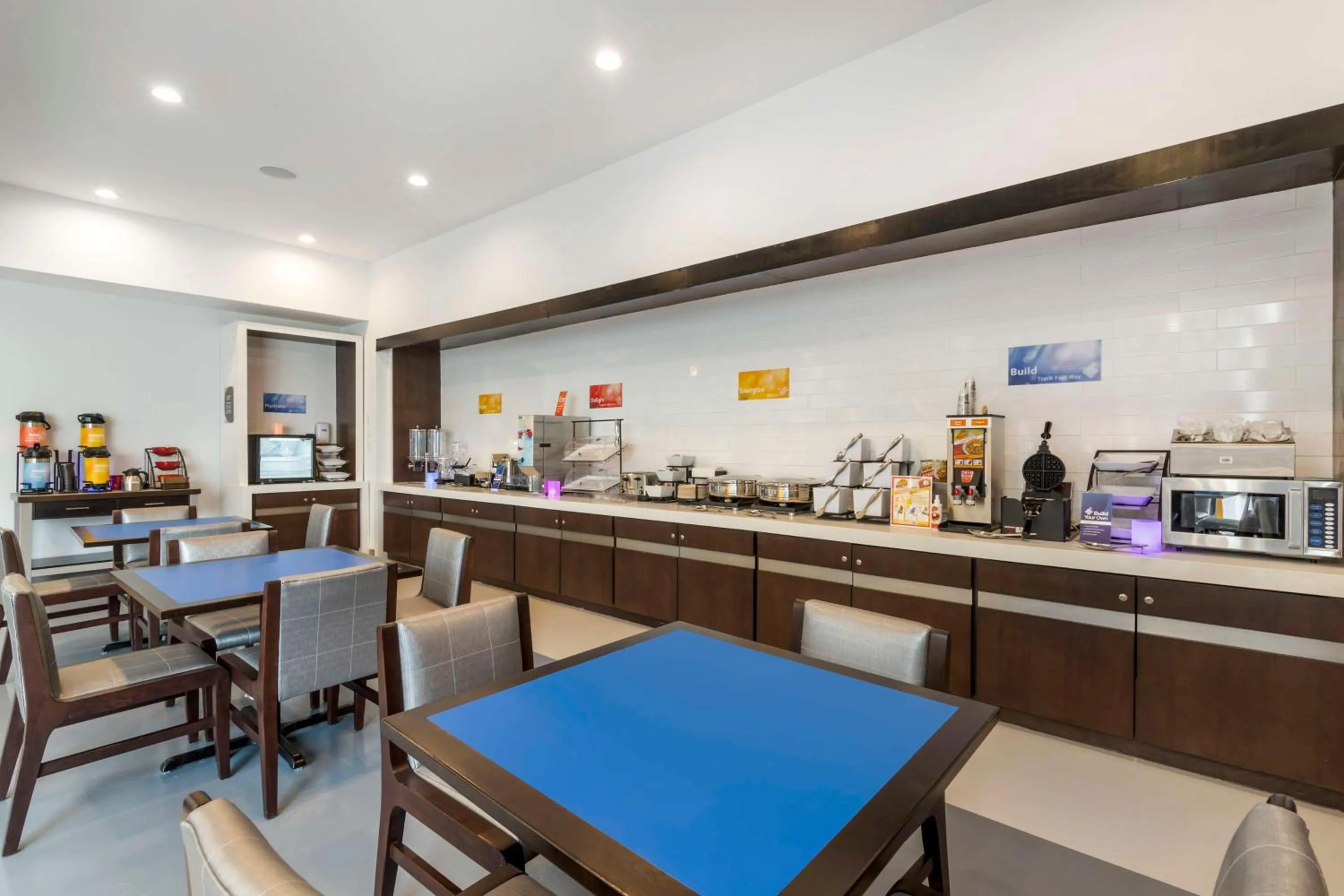 Breakfast in GLo Best Western Pooler - Savannah Airport Hotel