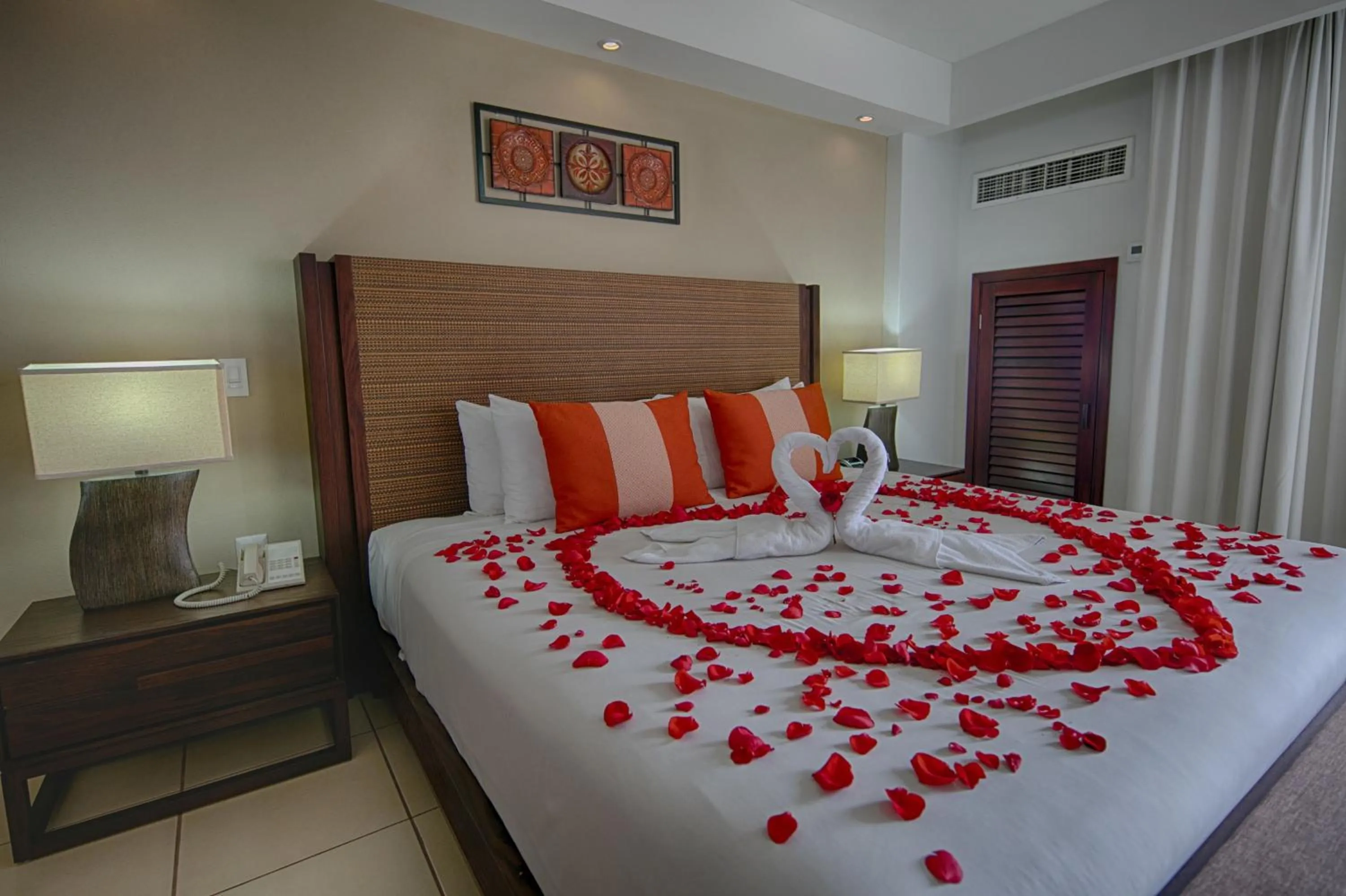Bed in Costa Sur Resort by VRHost