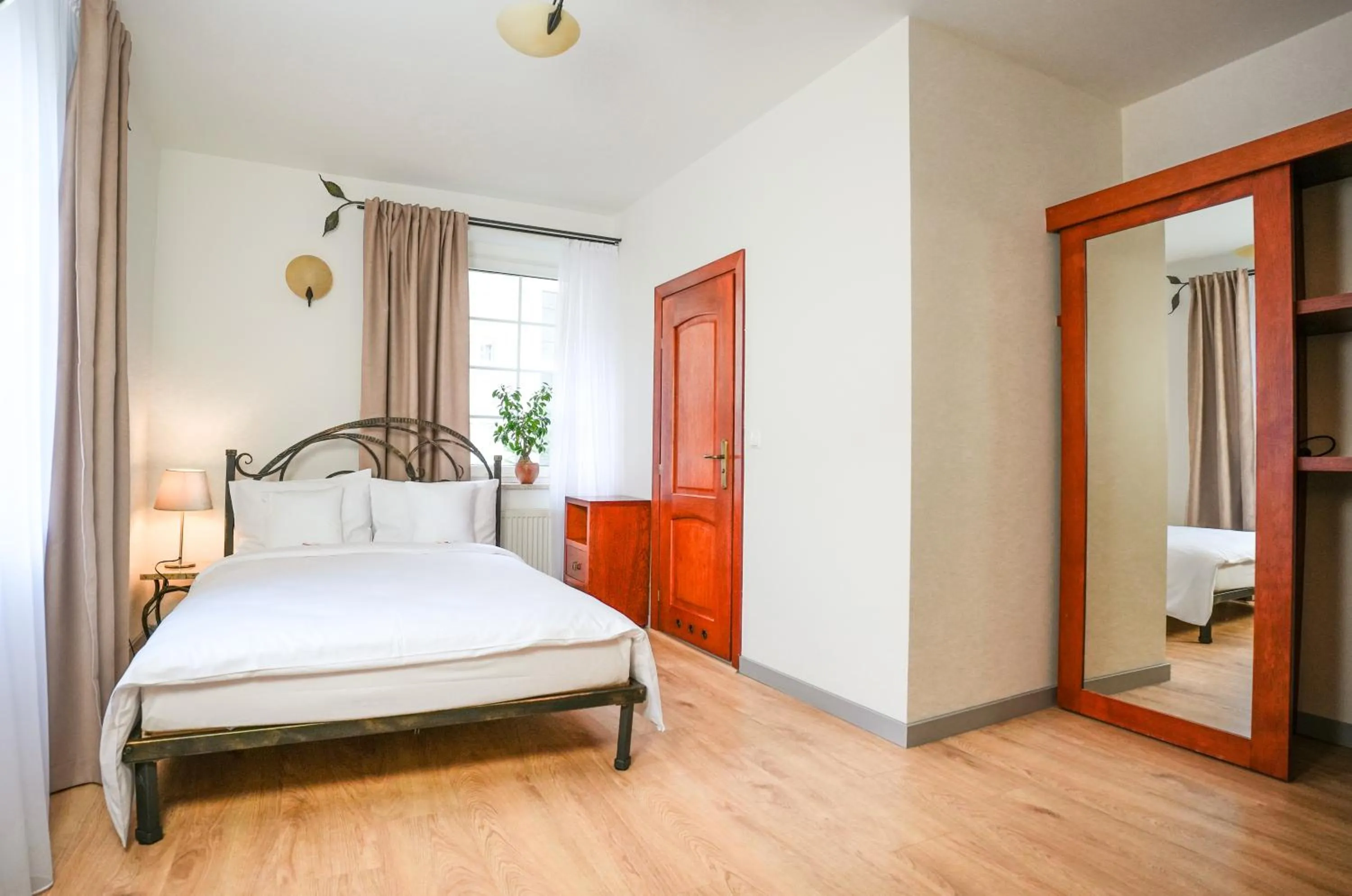 Property building, Bed in Villa Admiral